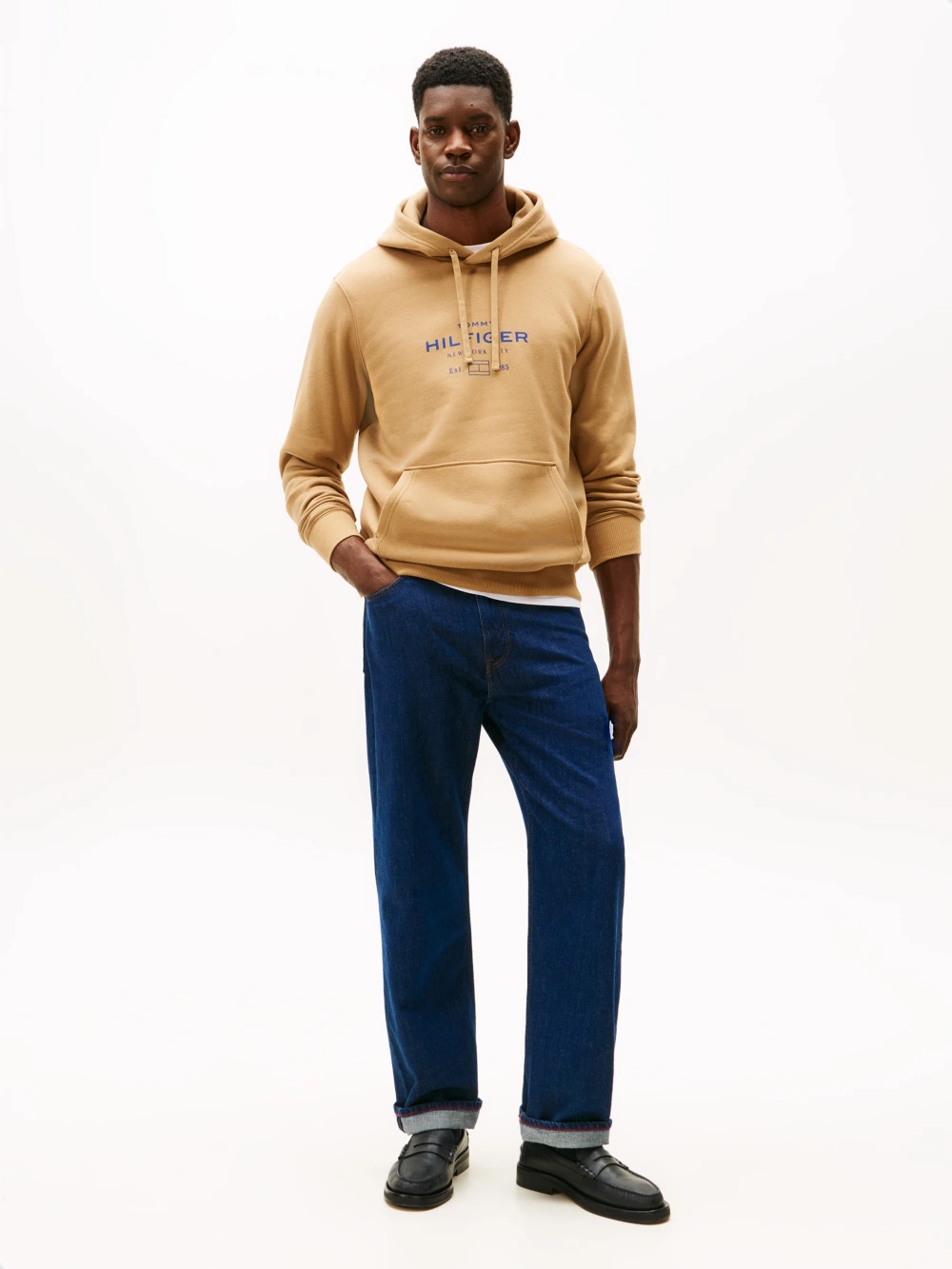 detail Tommy Hilfiger pánská béžová mikina