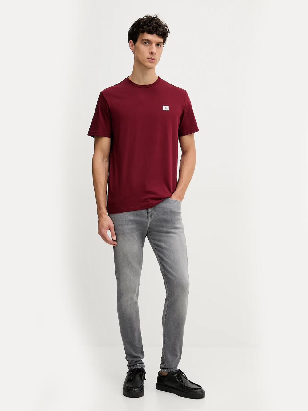 detail Calvin Klein pánské vínové tričko