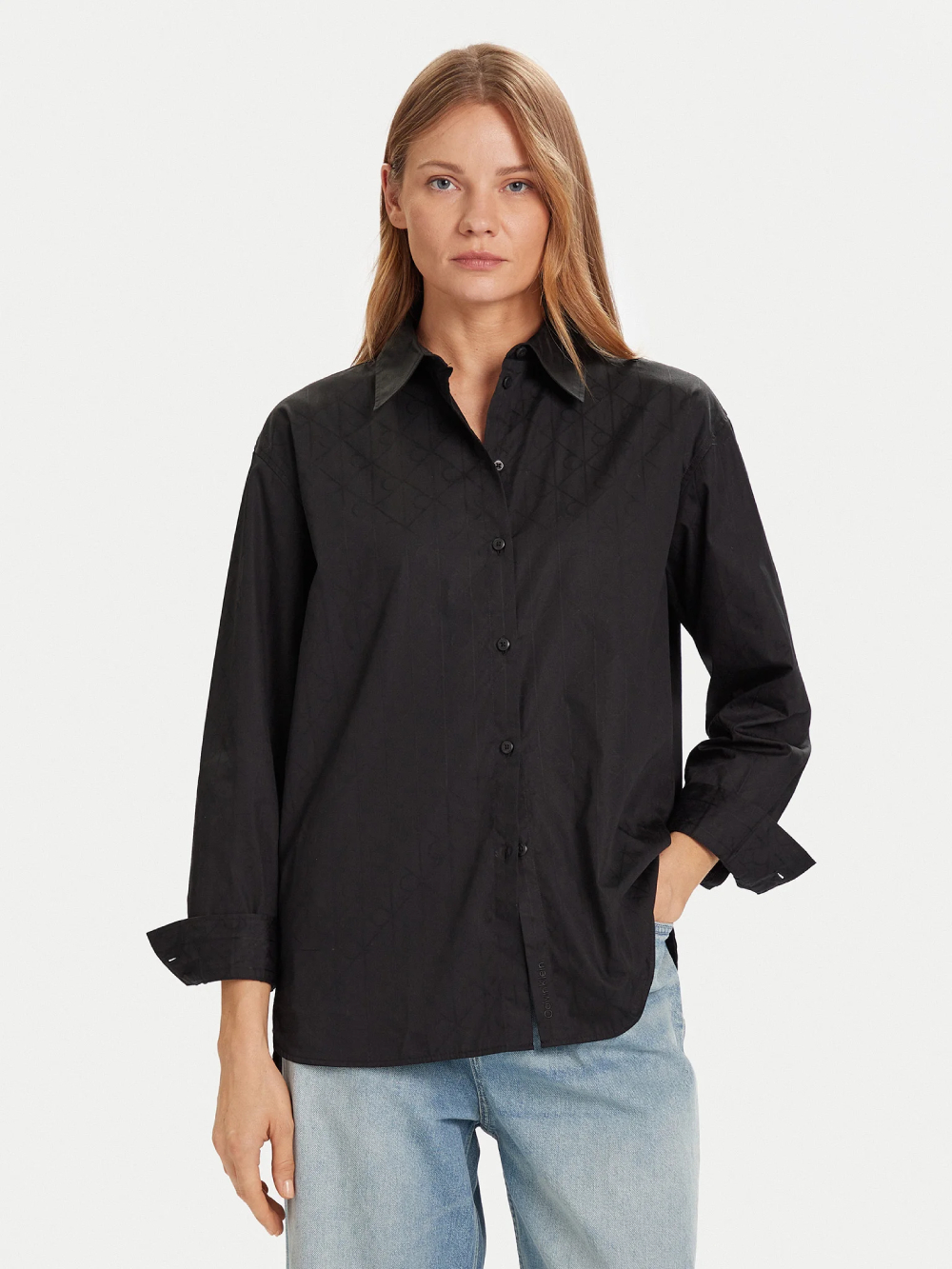 detail Calvin Klein dámská černá košile