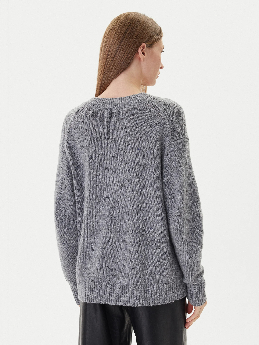 detail Calvin Klein dámský šedý svetr