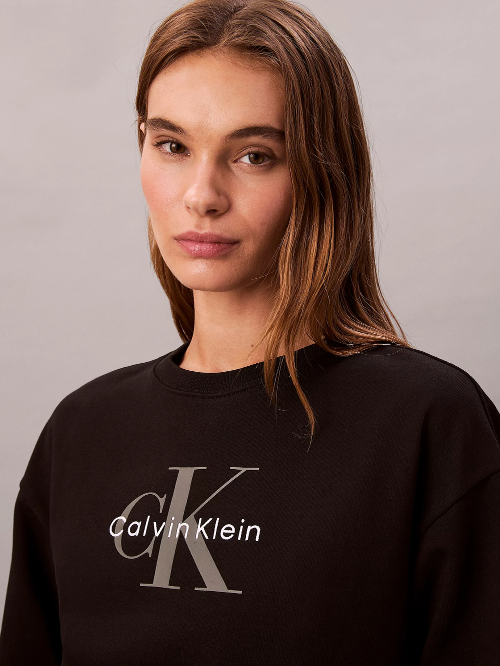 detail Calvin Klein dámská černá mikina