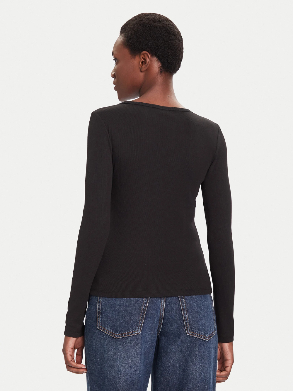 detail Calvin Klein dámské černé tričko