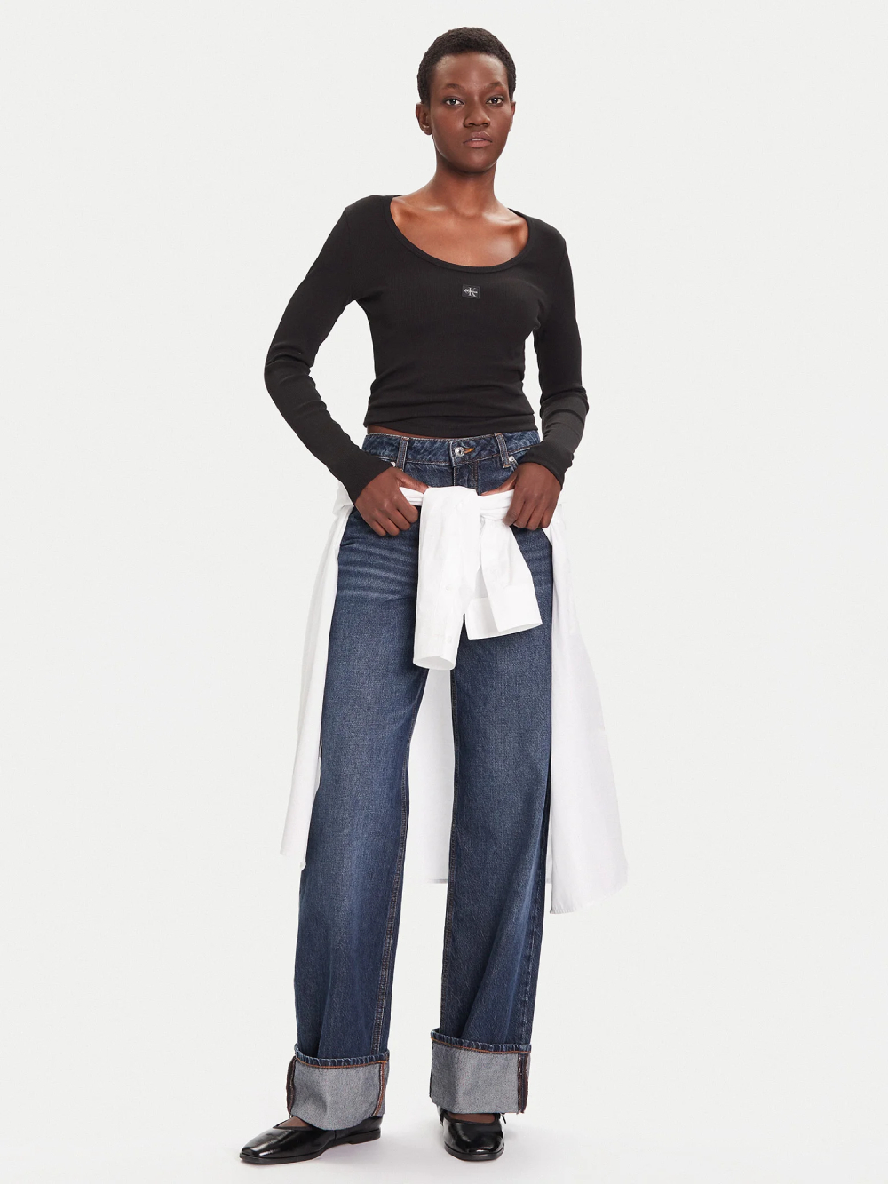 detail Calvin Klein dámské černé tričko