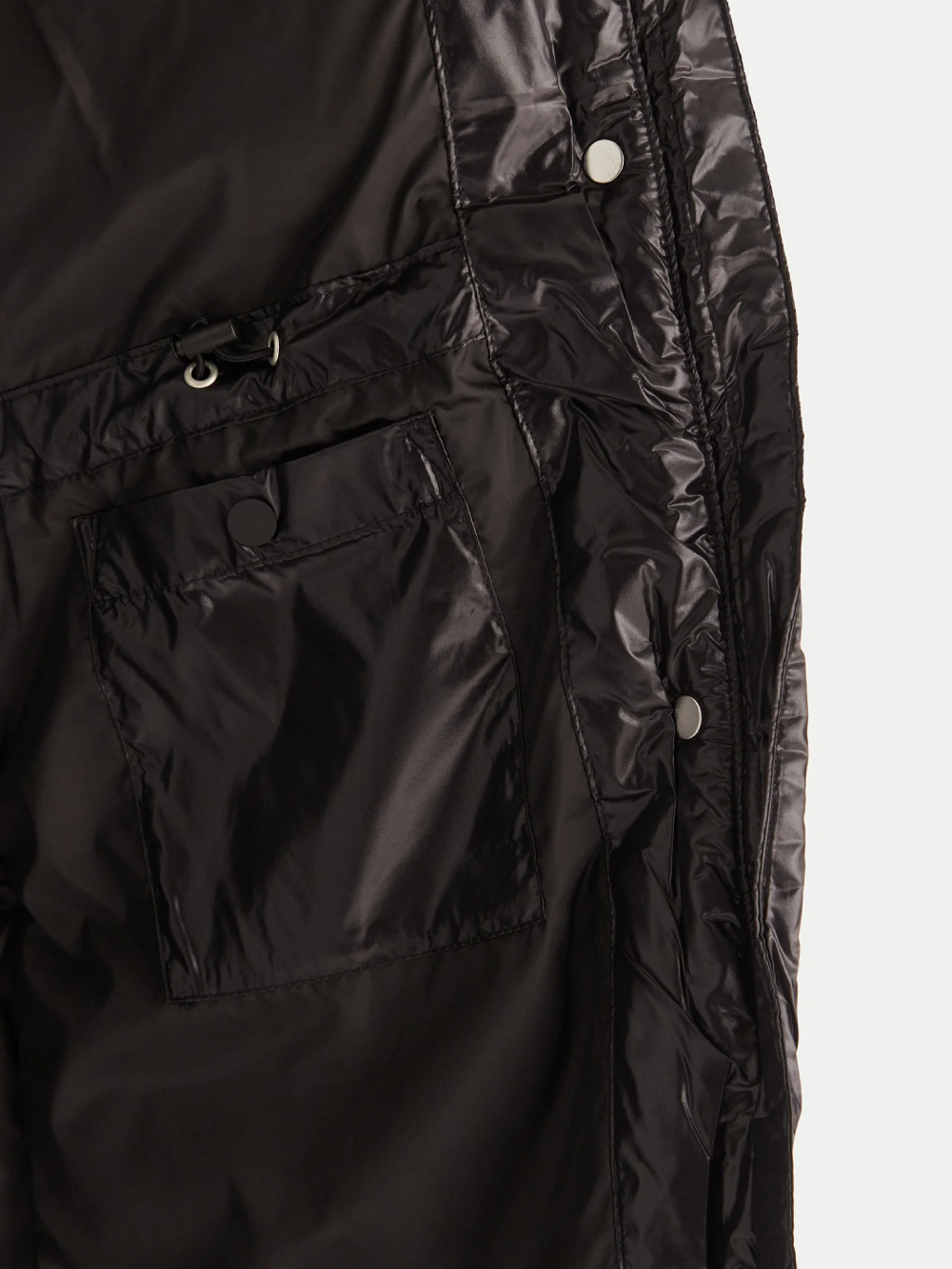 detail Calvin Klein dámská černá bunda