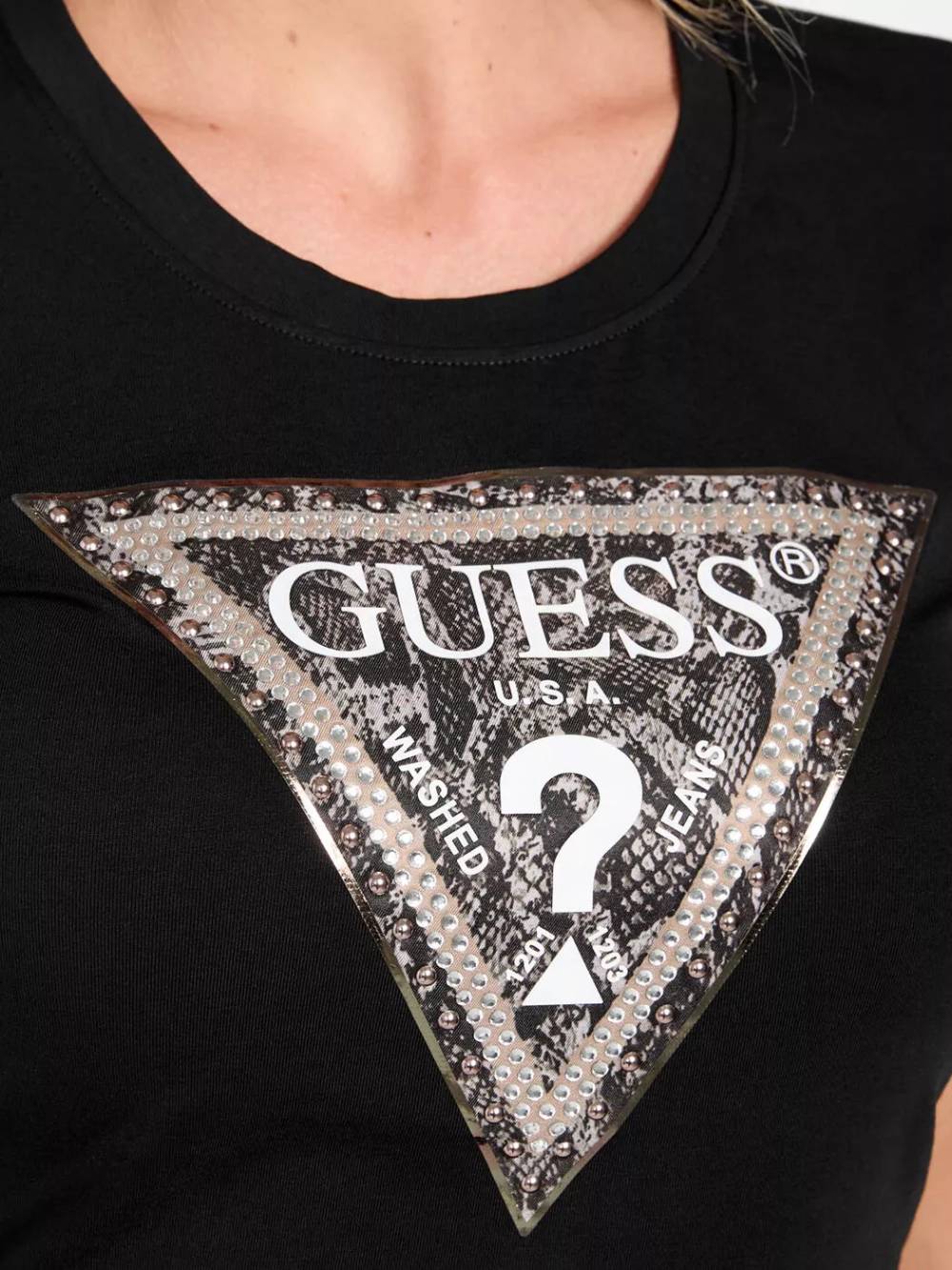 detail Guess dámské černé tričko