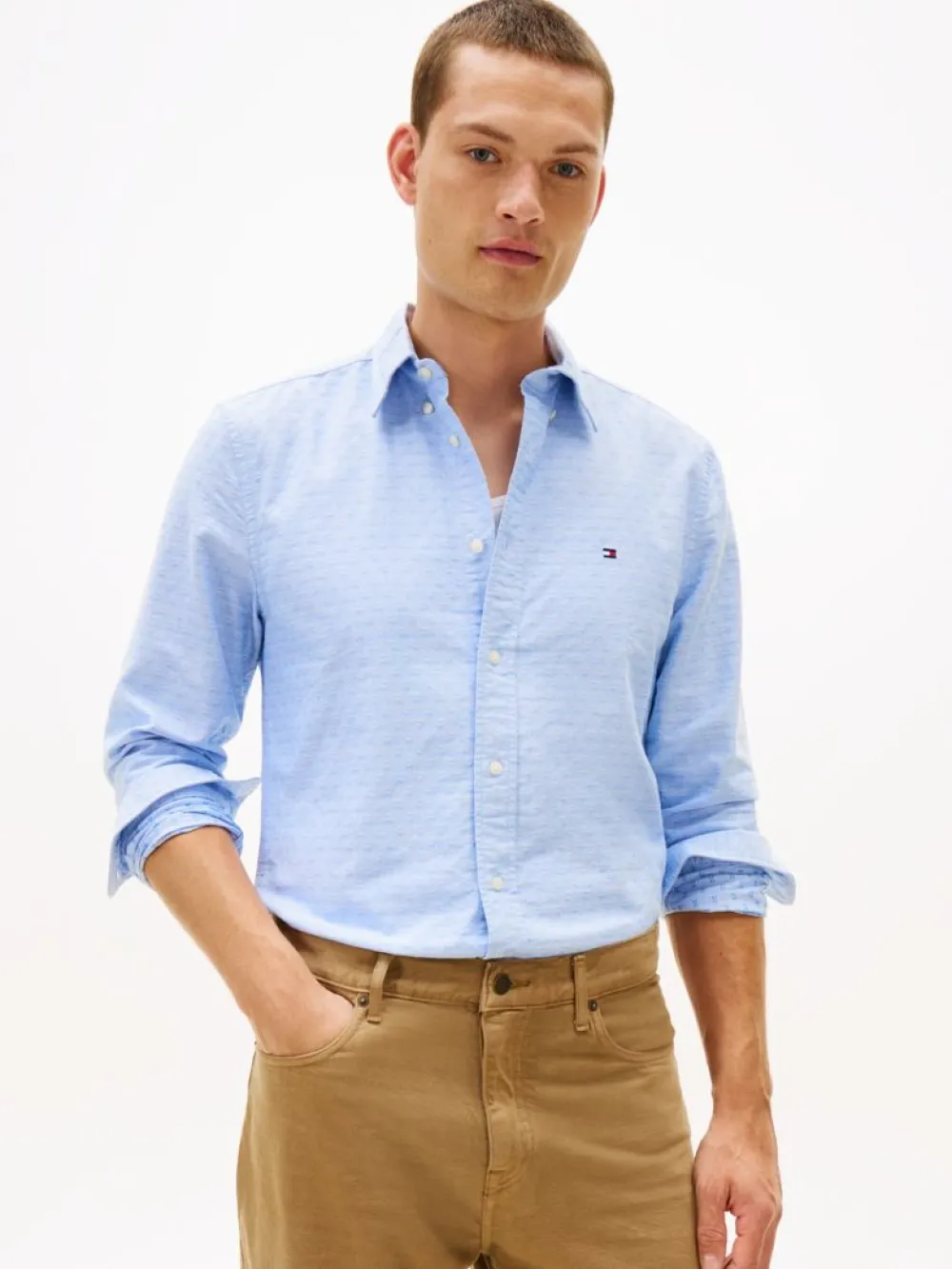 detail Tommy Hilfiger pánská modrá košile
