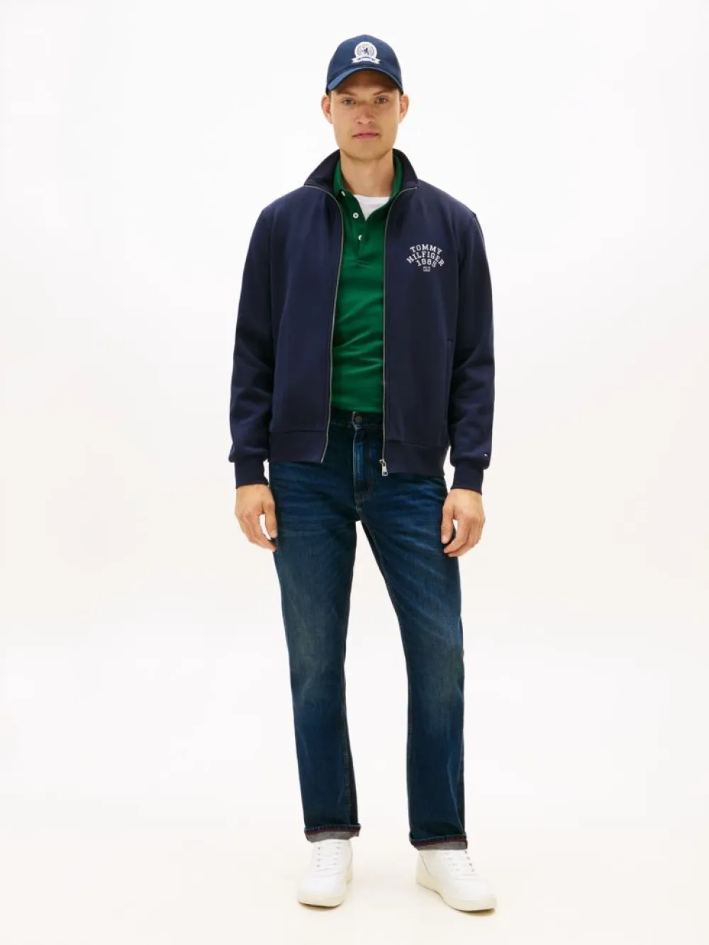 detail Tommy Hilfiger pánský tmavě modrý svetr