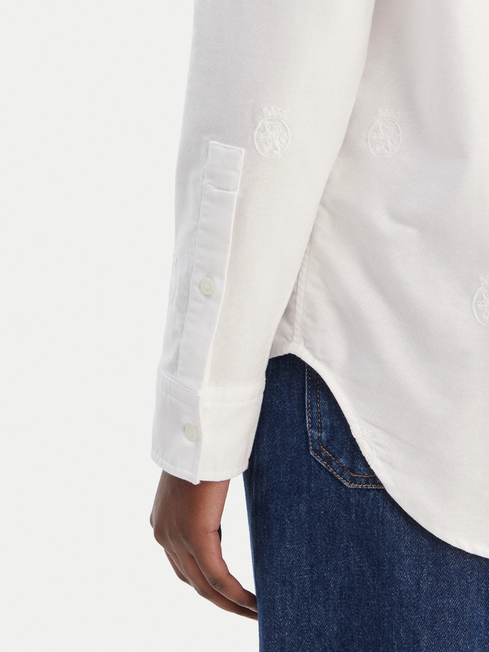 detail Tommy Hilfiger dámská bílá košile