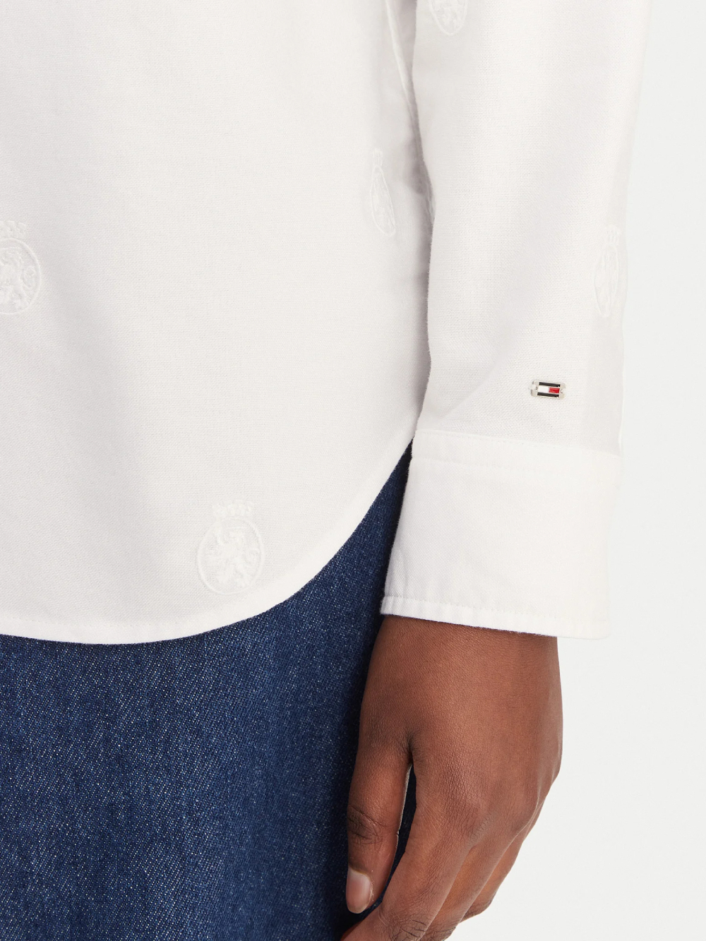 detail Tommy Hilfiger dámská bílá košile