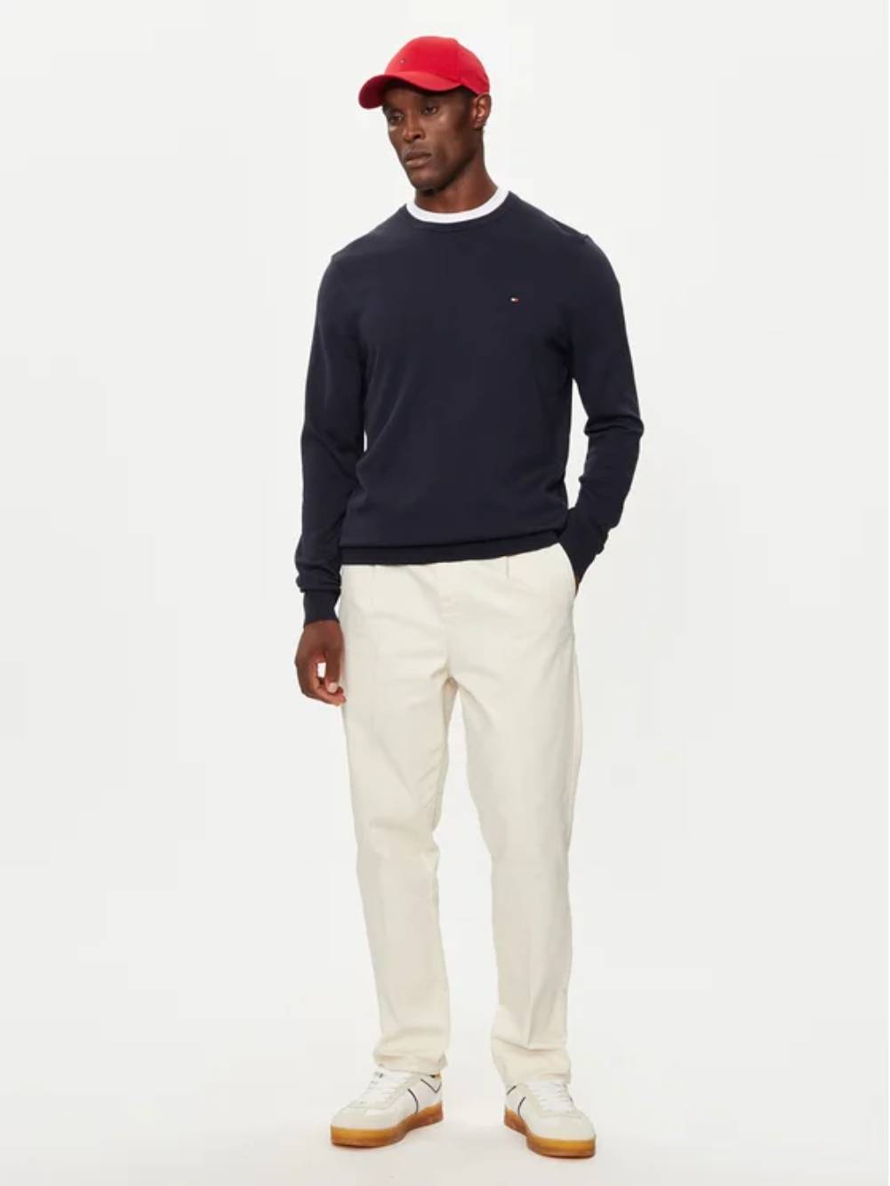 detail Tommy Hilfiger pánský tmavě modrý svetr