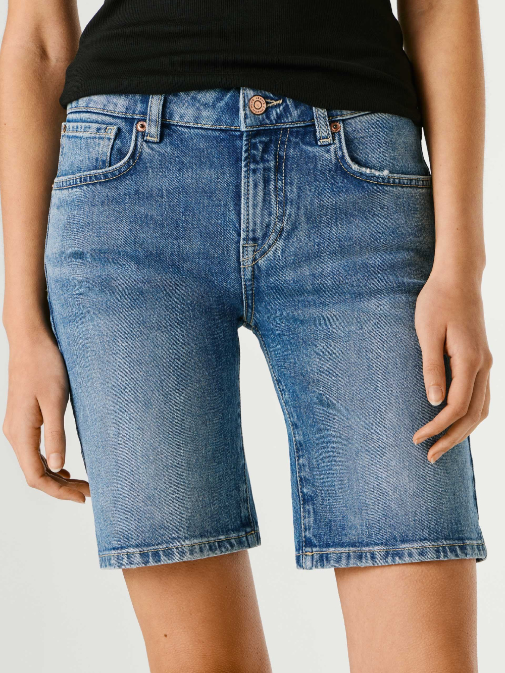 detail Pepe Jeans dámské modré džínové šortky