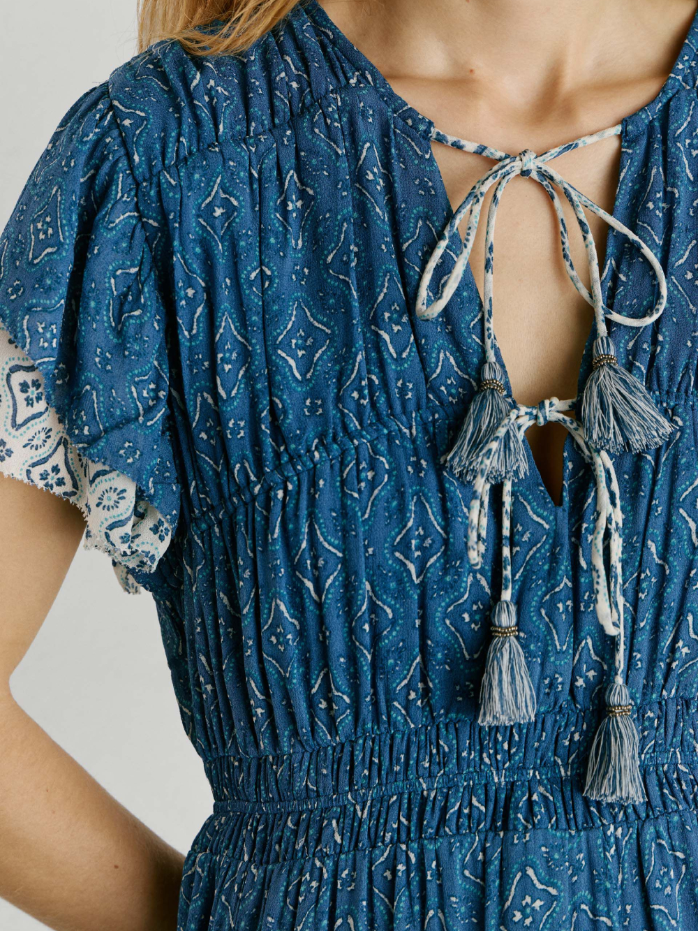 detail Pepe Jeans dámské modré šaty EVA