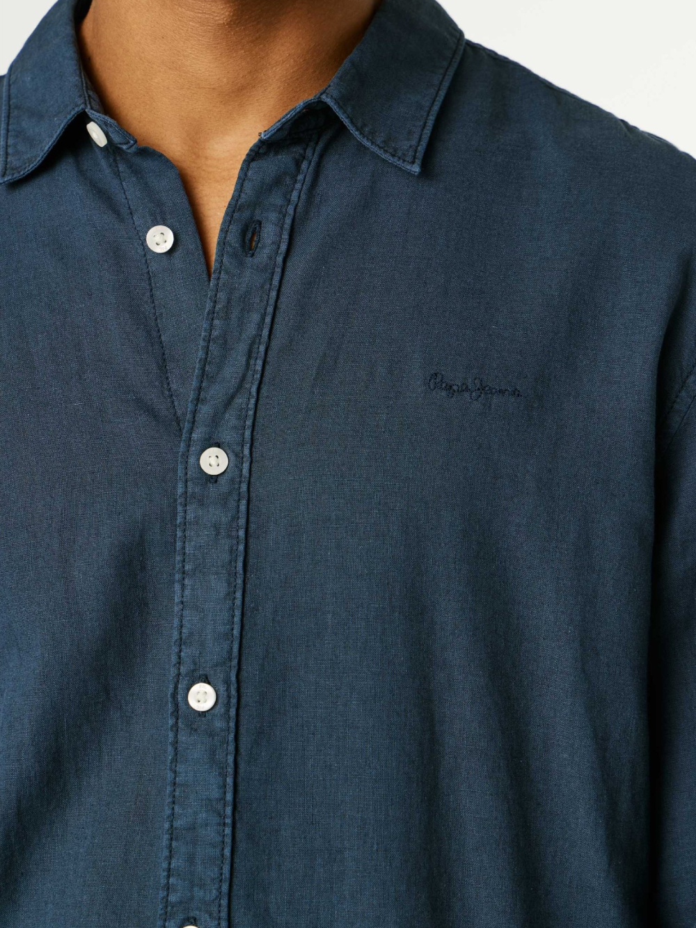 detail Pepe Jeans pánská modrá košile