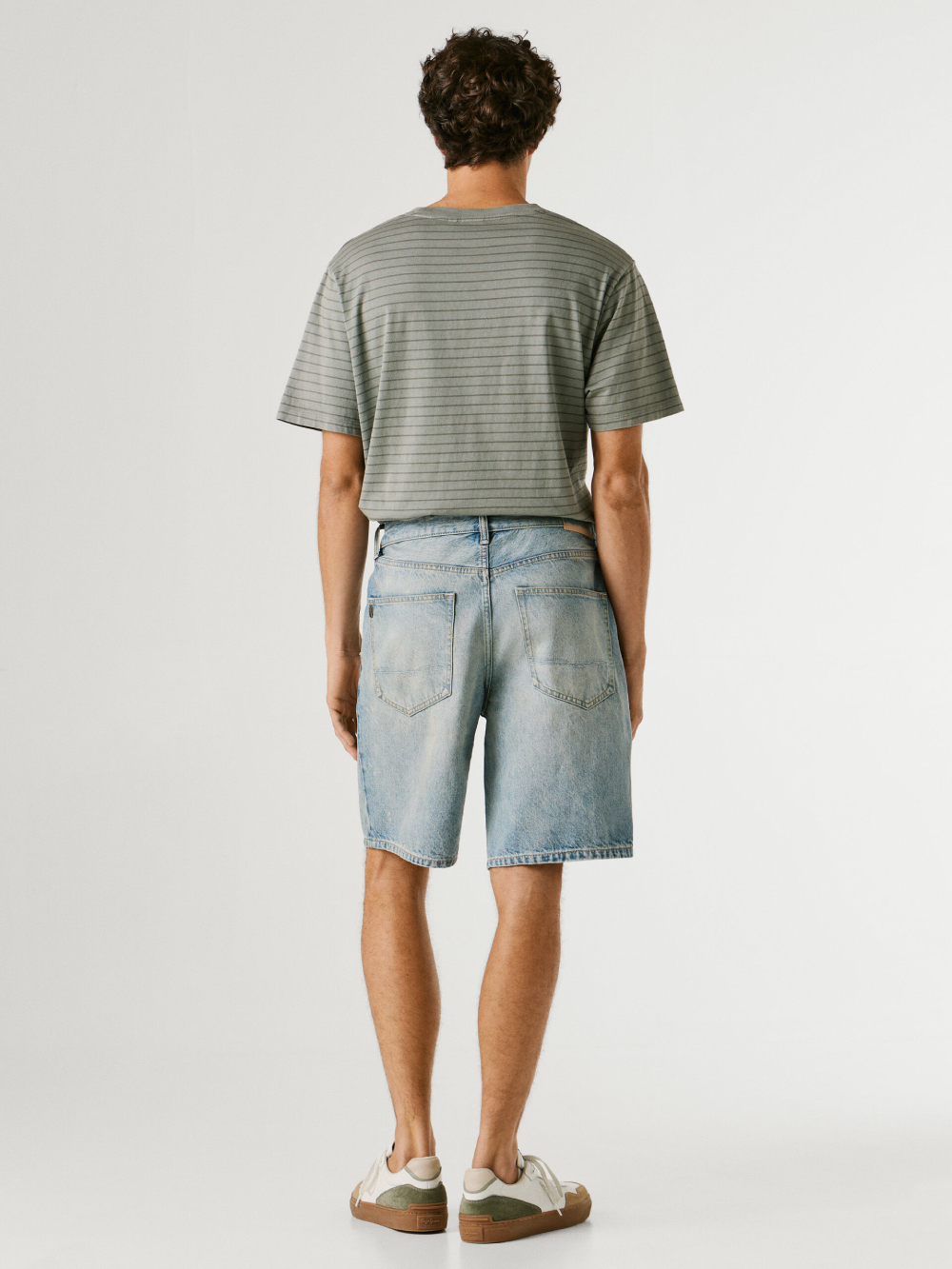 detail Pepe Jeans pánské modré šortky