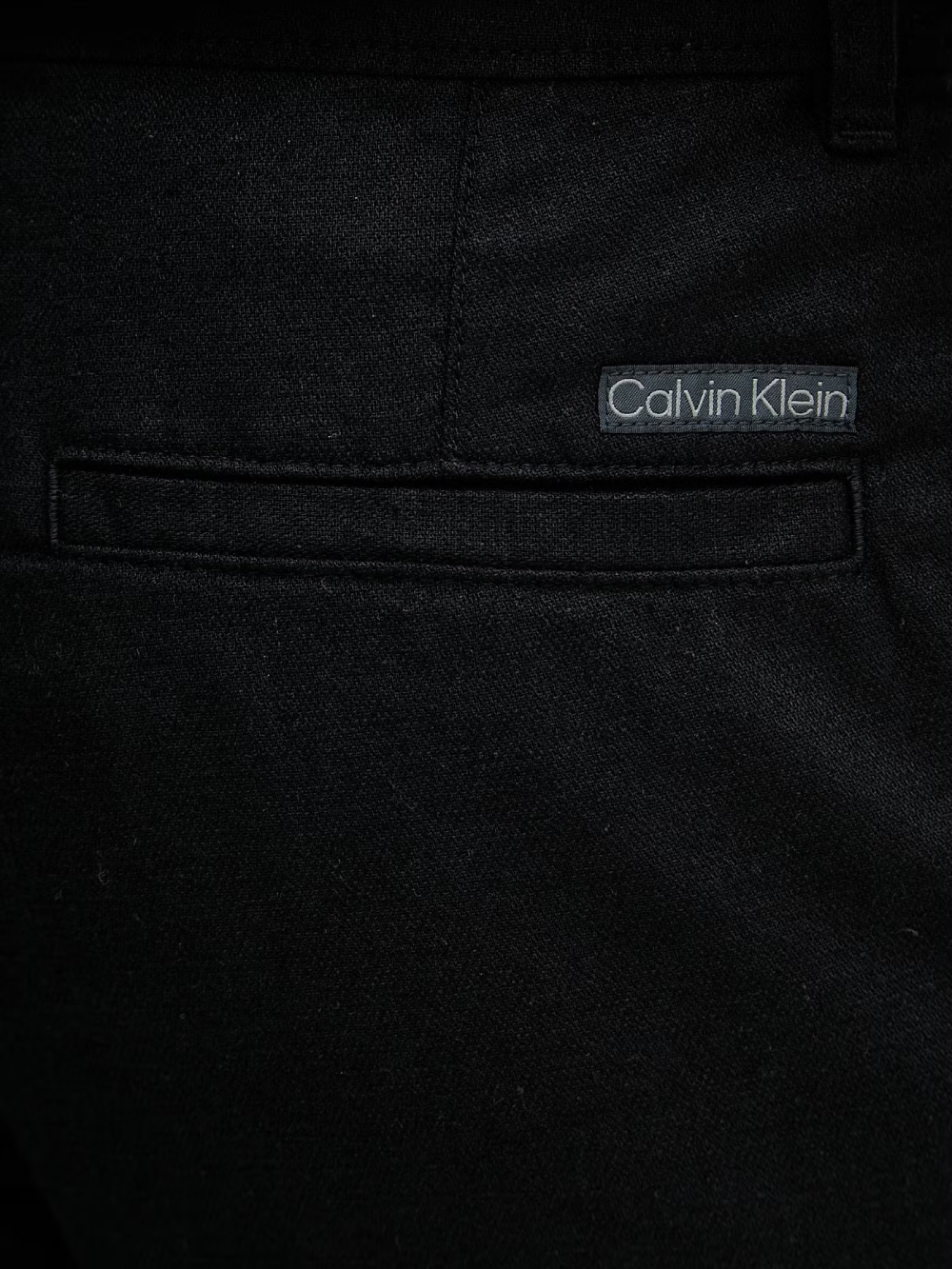 detail Calvin Klein pánské černé cargo šortky
