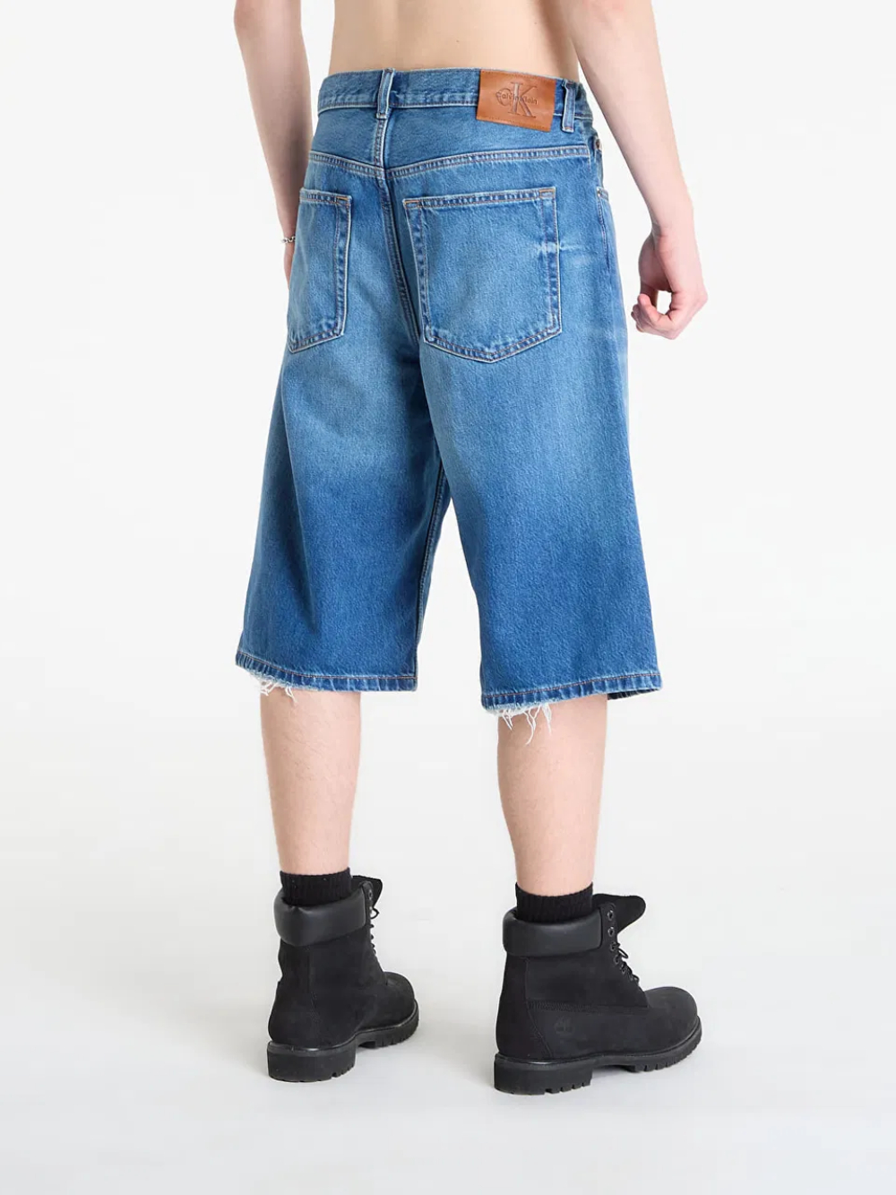 detail Calvin Klein pánské modré džínové šortky