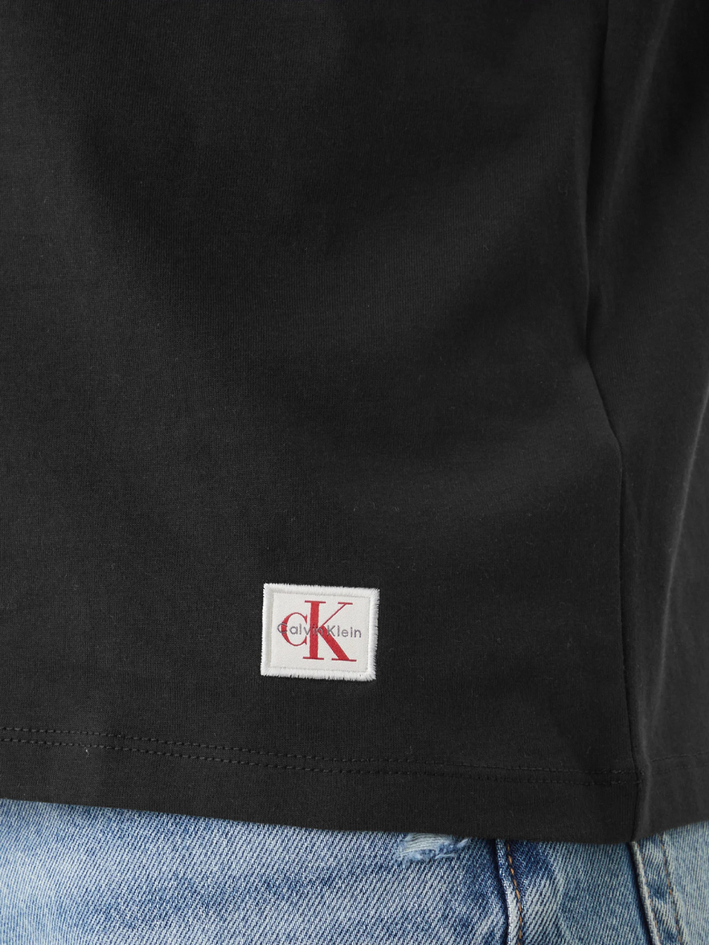 detail Calvin Klein pánské černé tričko