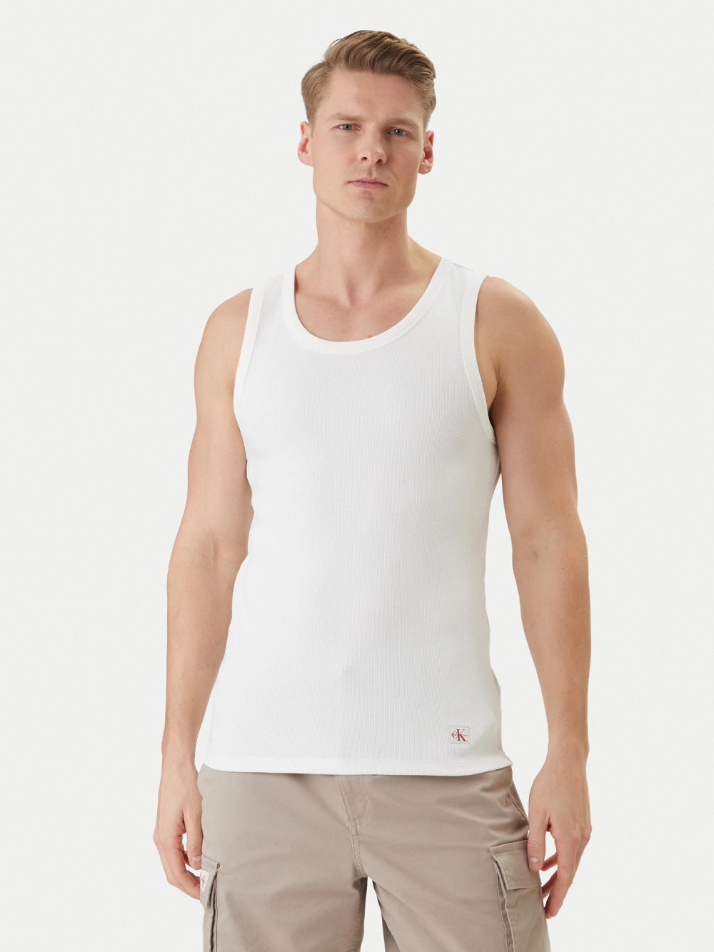 detail Calvin Klein pánské bílé tričko