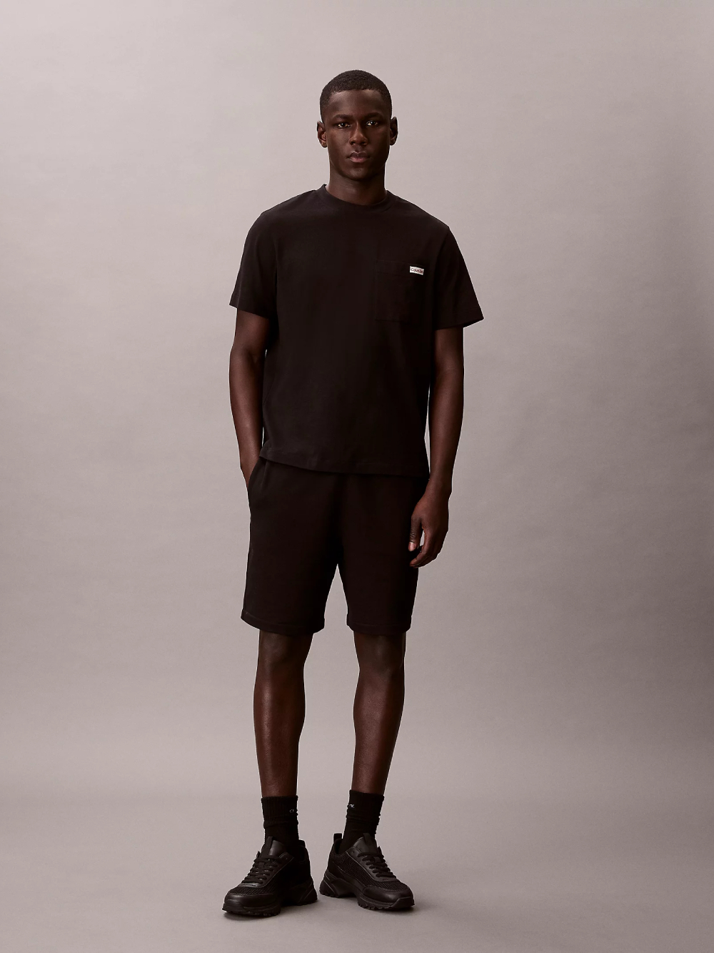 detail Calvin Klein pánské černé šortky