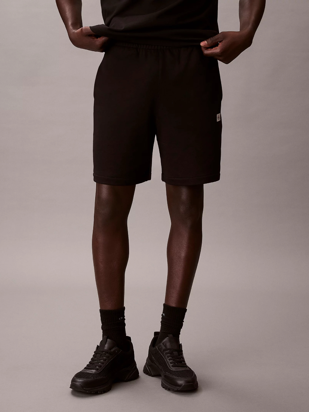 detail Calvin Klein pánské černé šortky