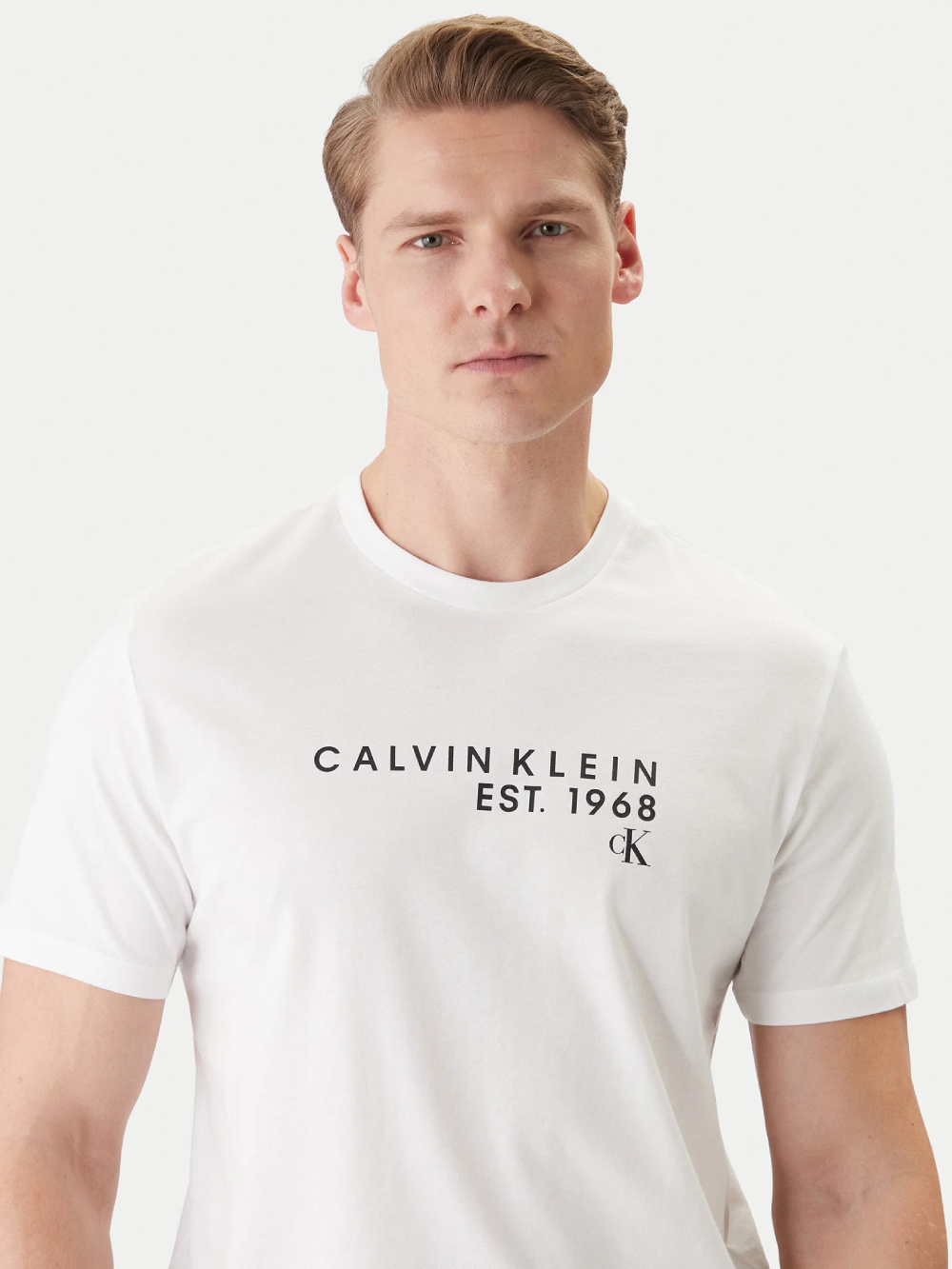 detail Calvin Klein pánské bílé tričko