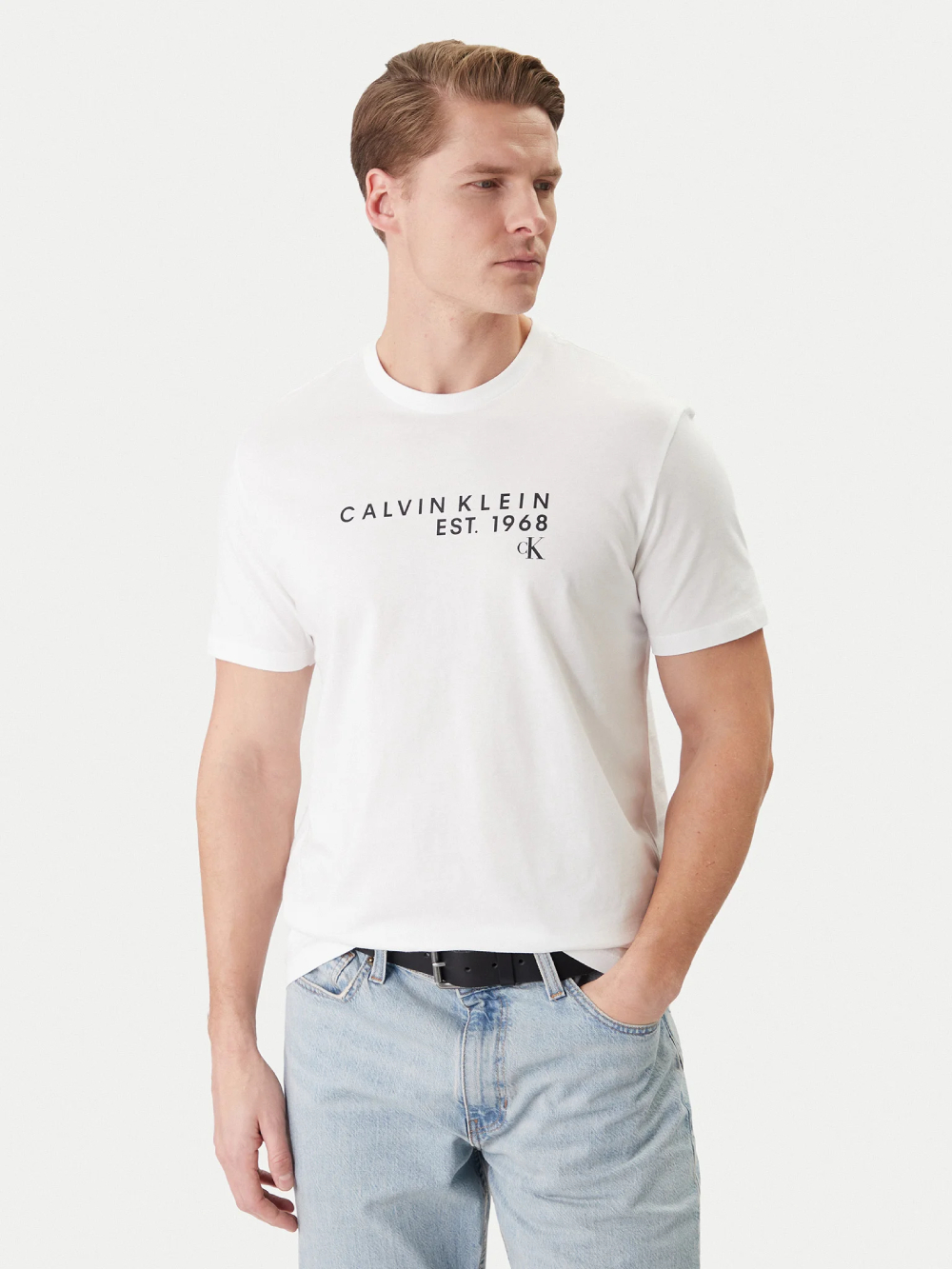 detail Calvin Klein pánské bílé tričko
