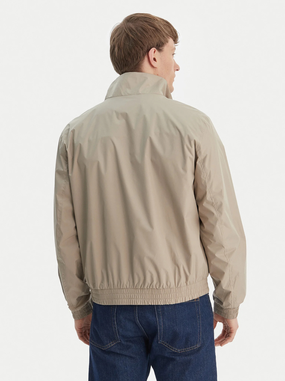 detail Calvin Klein pánská hnědá bunda