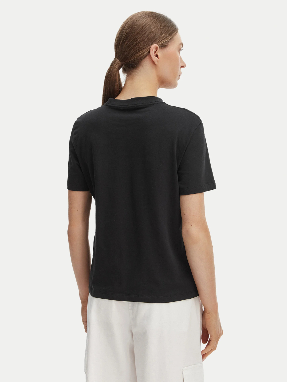 detail Calvin Klein dámské černé tričko