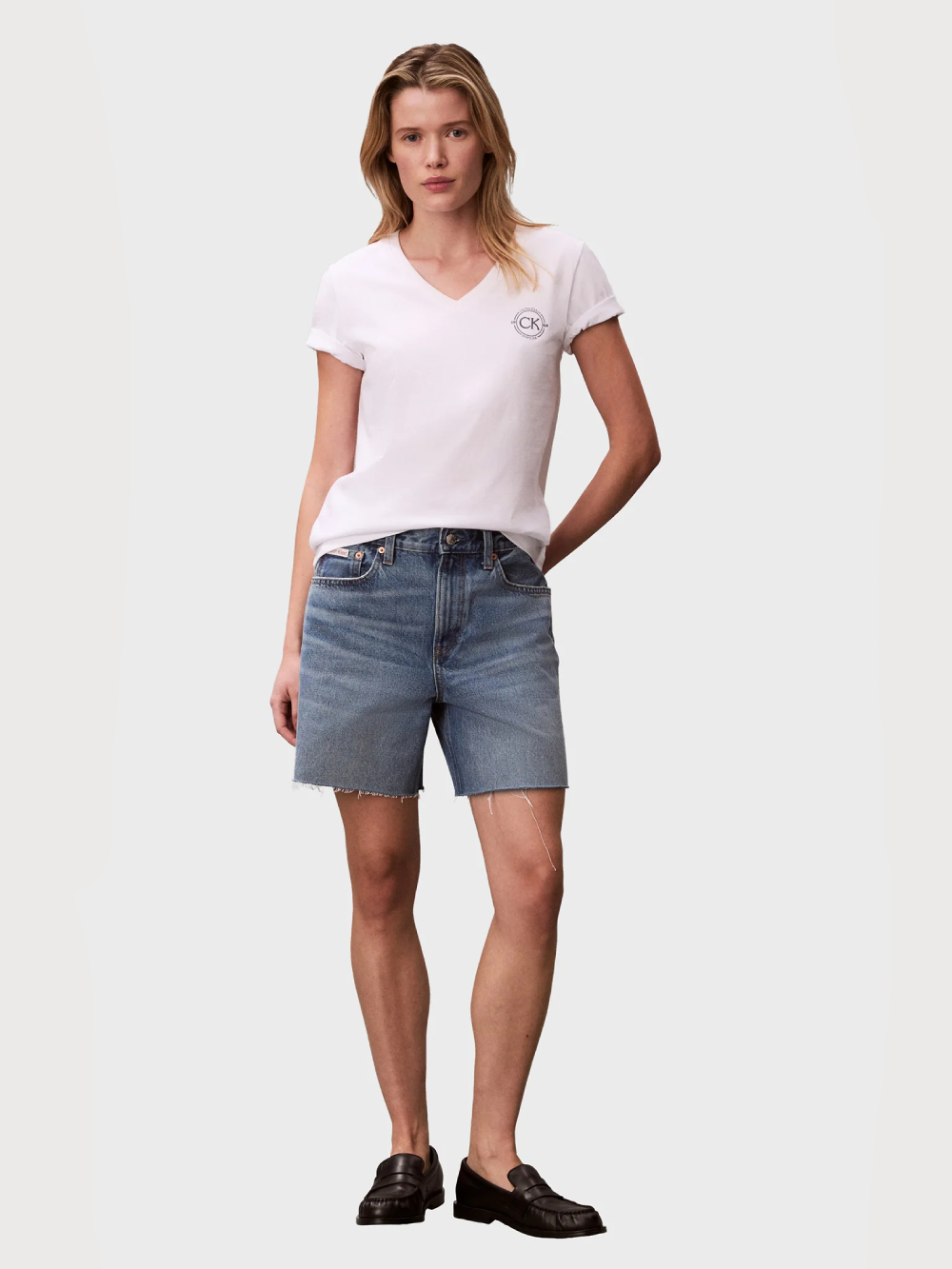 detail Calvin Klein dámské bílé tričko
