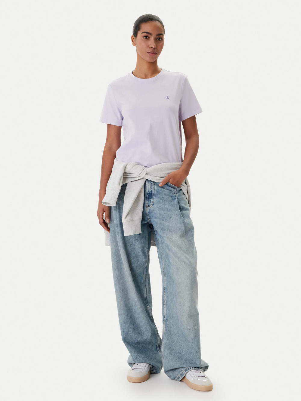 detail Calvin Klein dámské fialové tričko