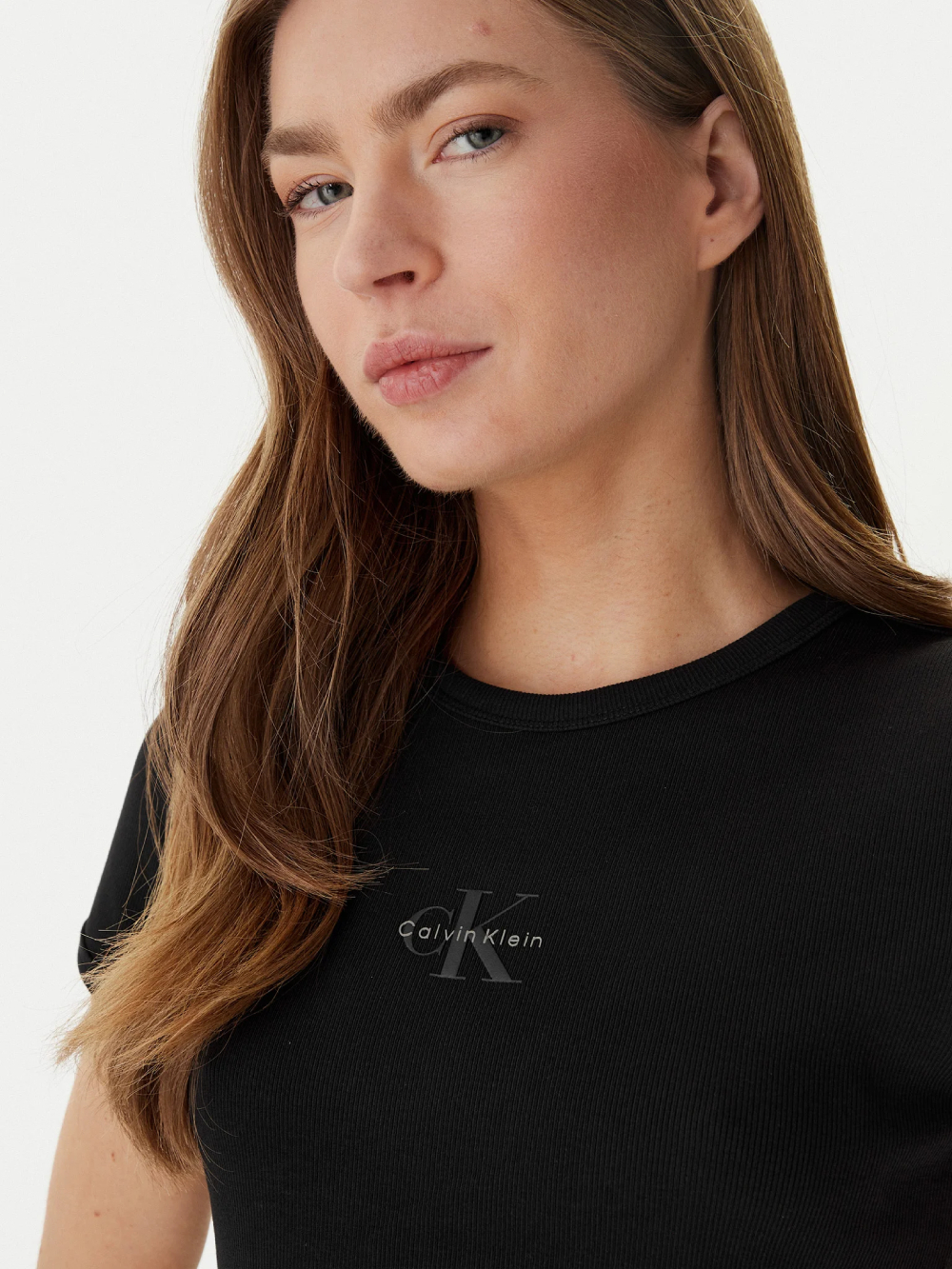 detail Calvin Klein dámské černé šaty