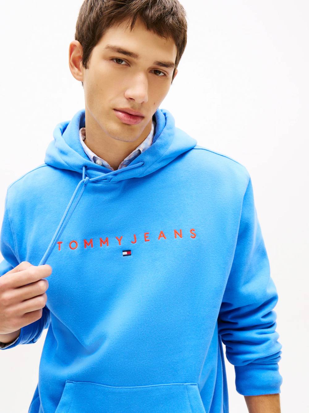detail Tommy Jeans pánská modrá mikina