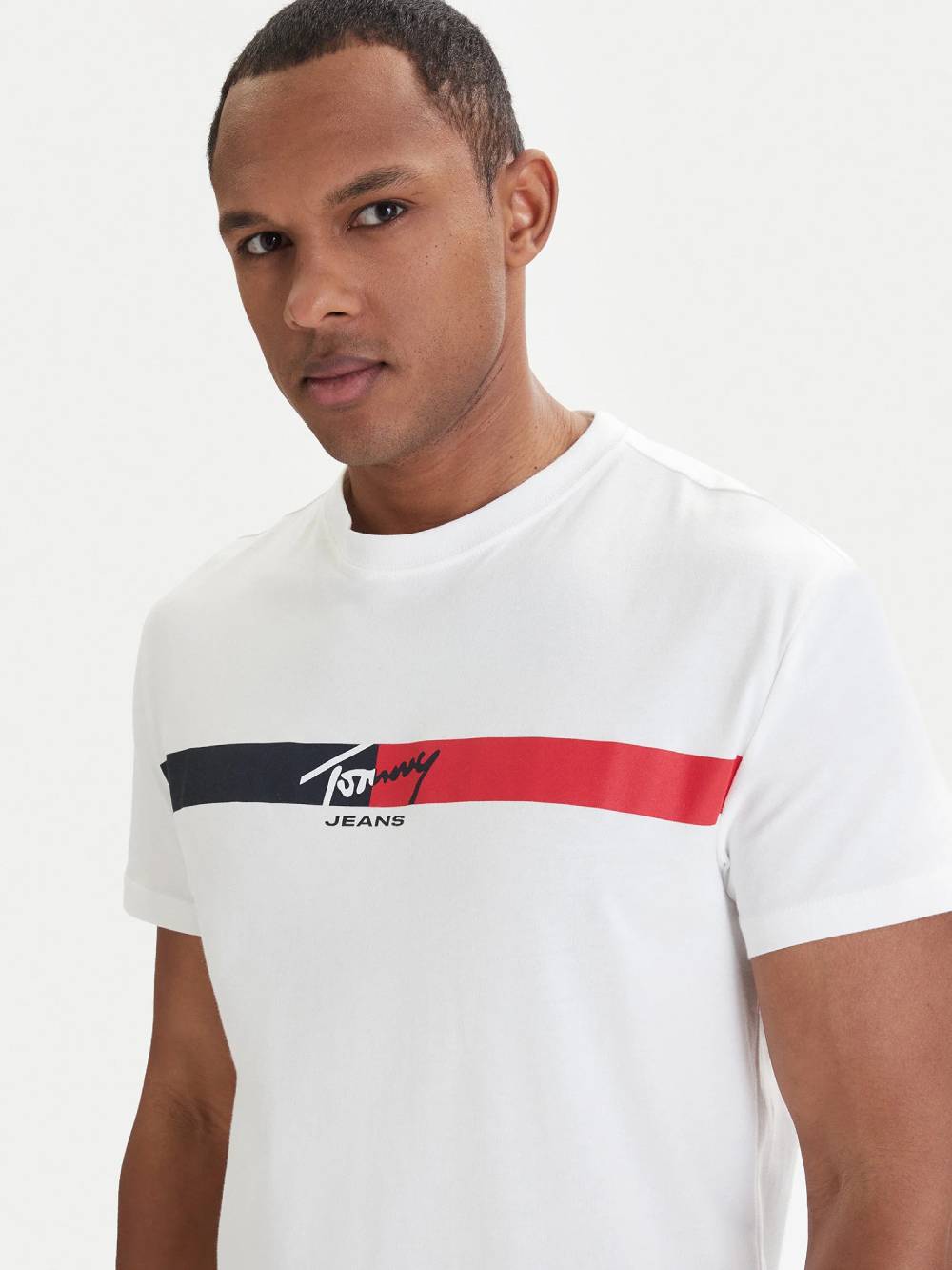 detail Tommy Jeans pánské bílé tričko