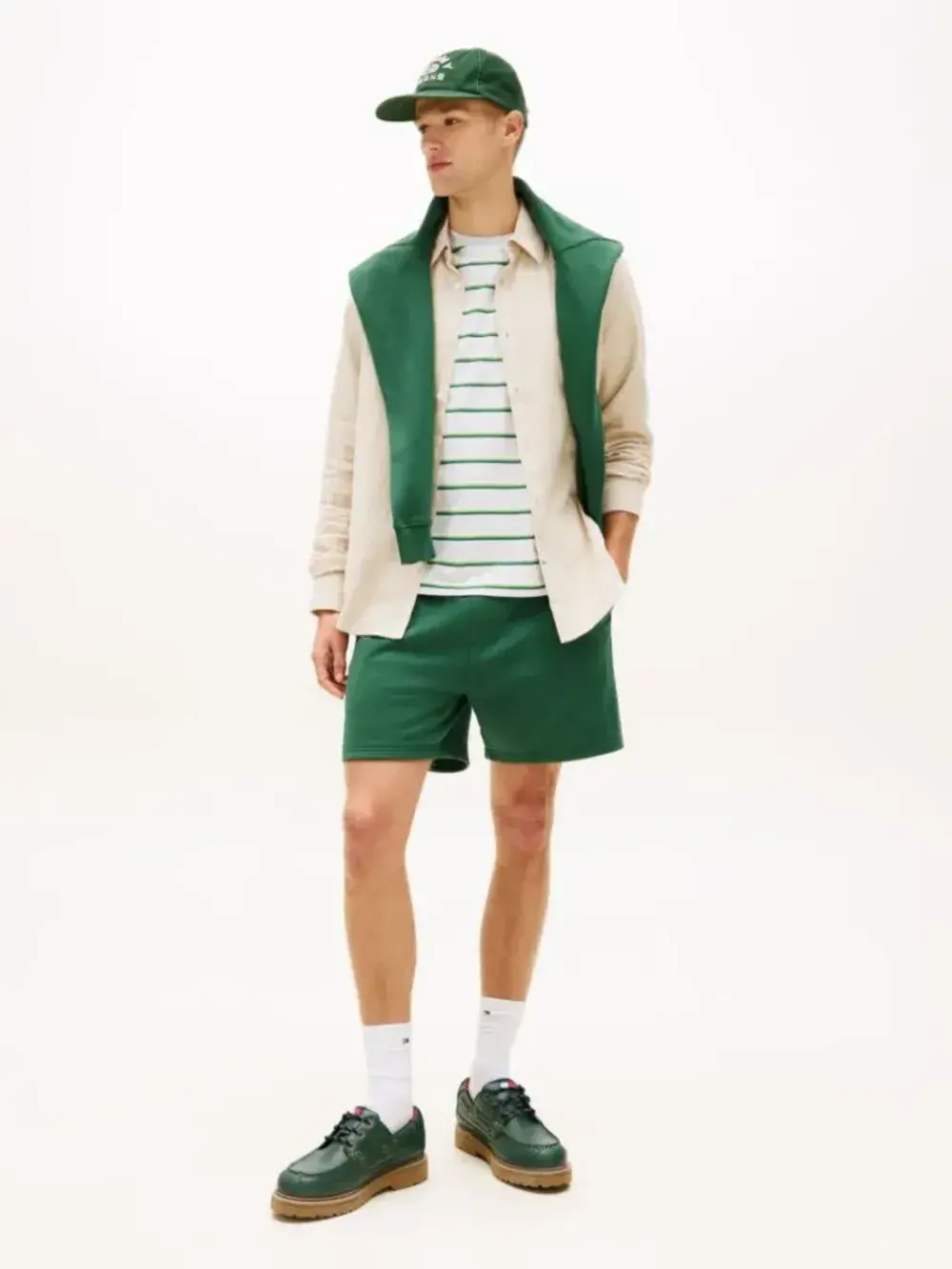 detail Tommy Jeans pánská béžová košile
