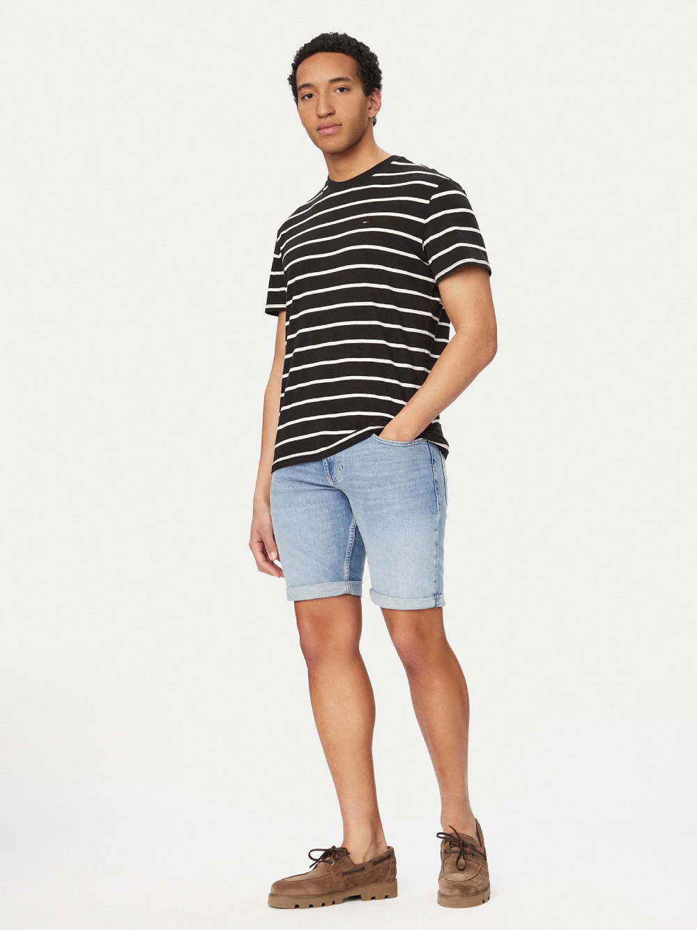 detail Tommy Jeans pánské modré džínové šortky