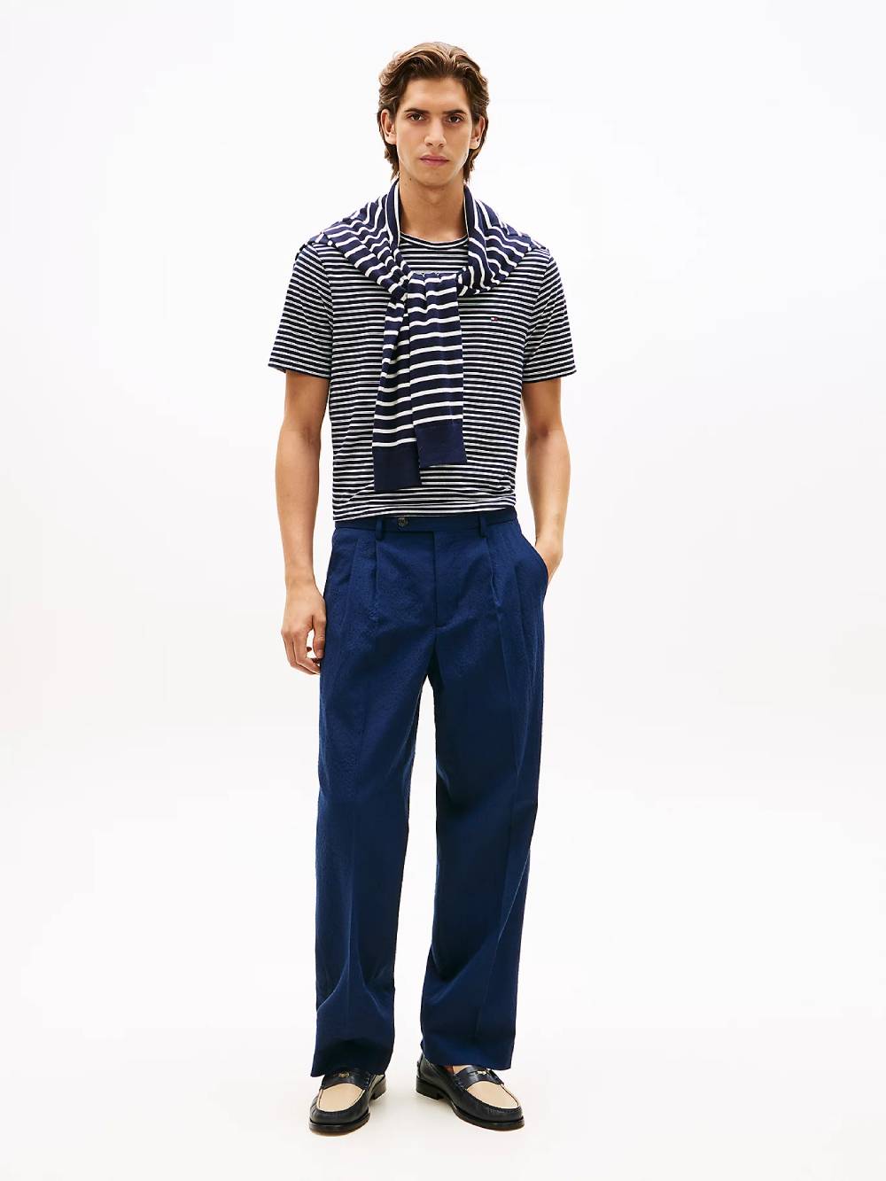 detail Tommy Hilfiger pánské tmavě modré pruhované tričko