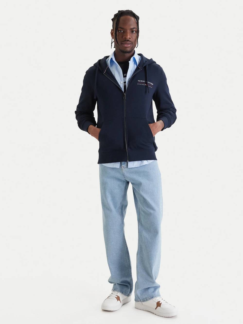 detail Tommy Hilfiger pánská tmavě modrá mikina