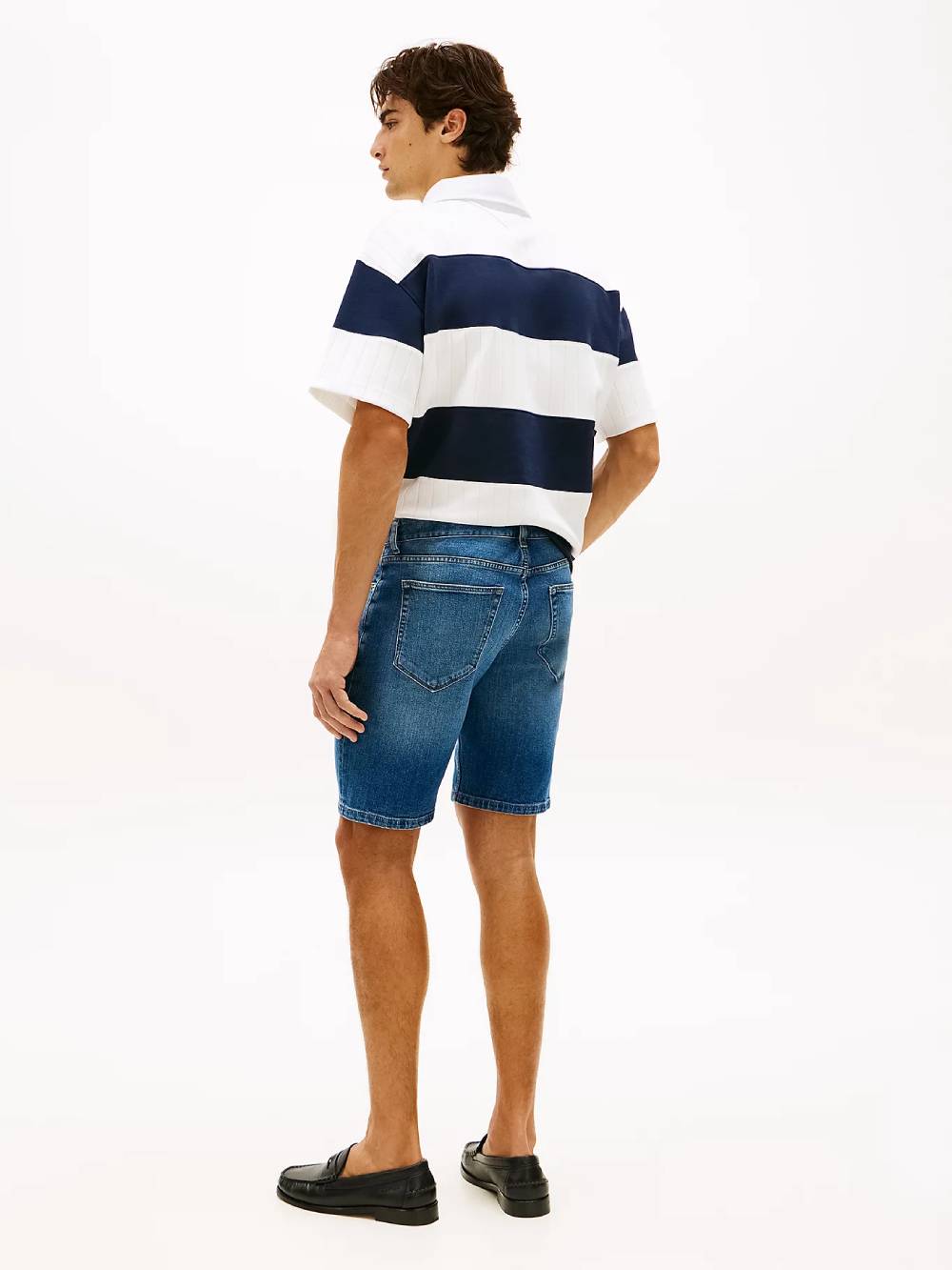 detail Tommy Hilfiger pánské modré džínové kraťasy