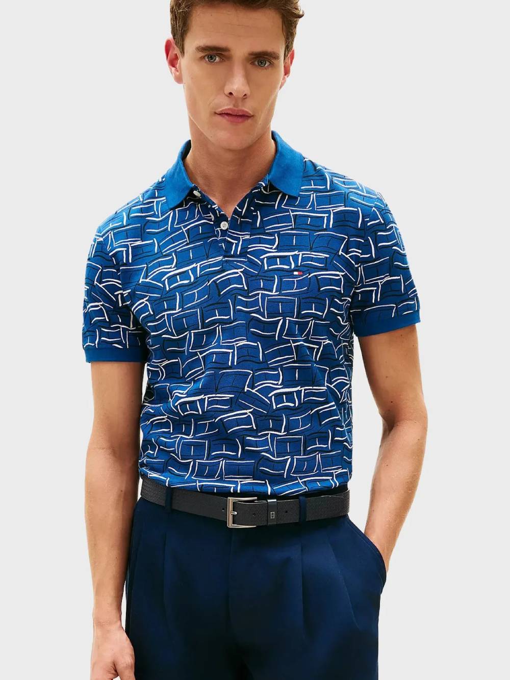 detail Tommy Hilfiger pánské modré polo tričko