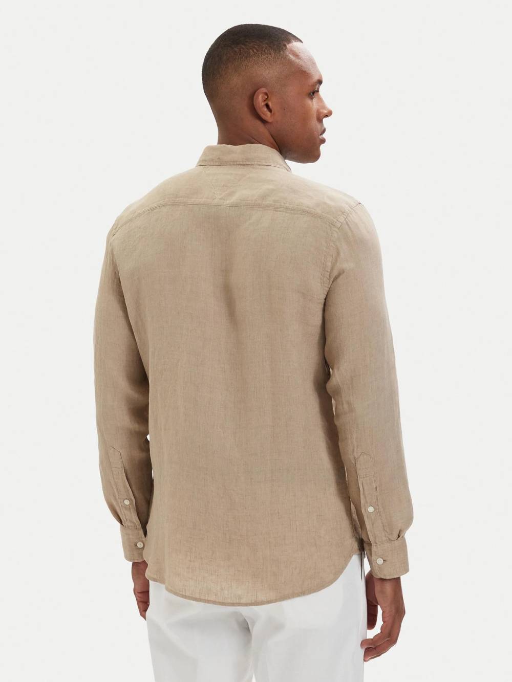 detail Tommy Hilfiger pánská béžová košile