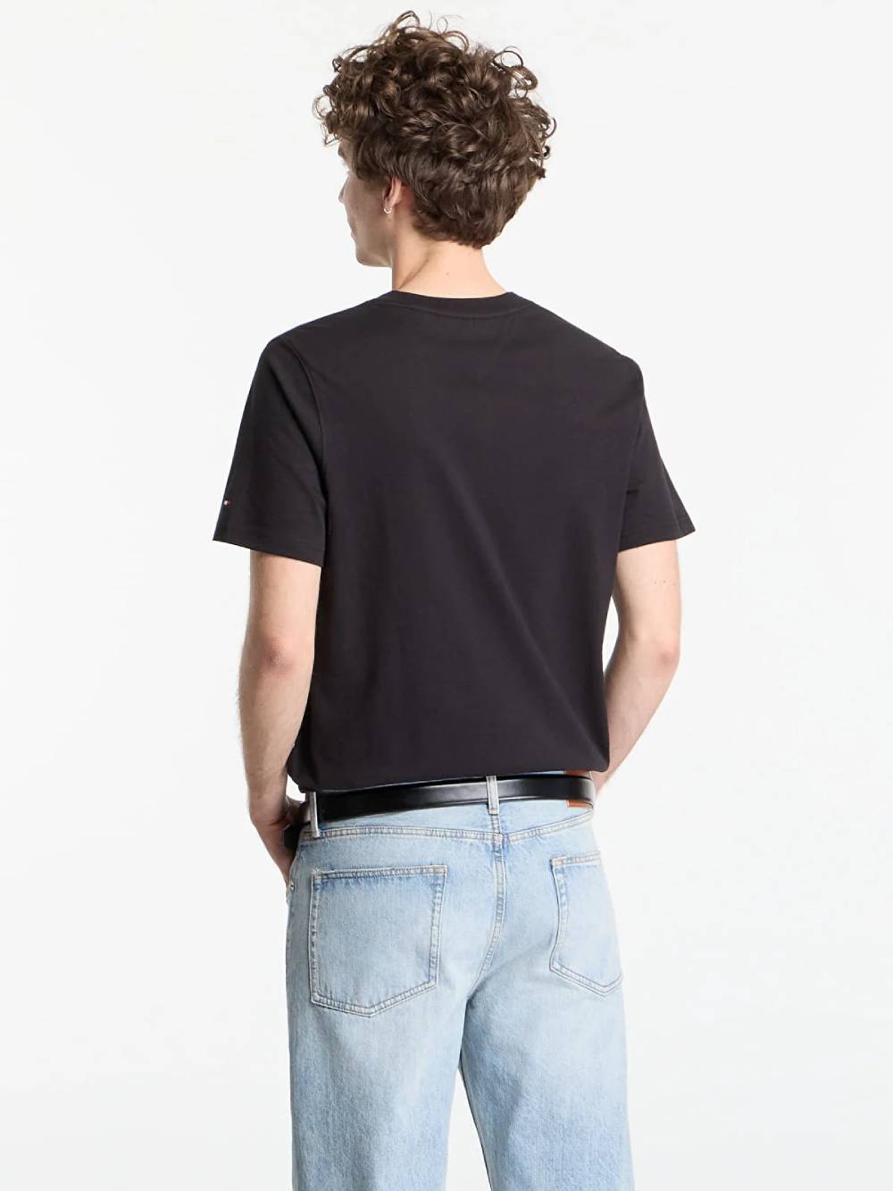 detail Tommy Hilfiger pánské černé tričko