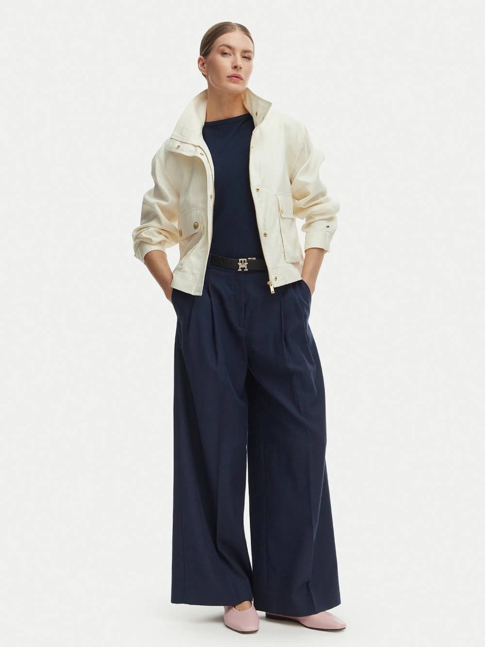 detail Tommy Hilfiger dámská lněná bunda