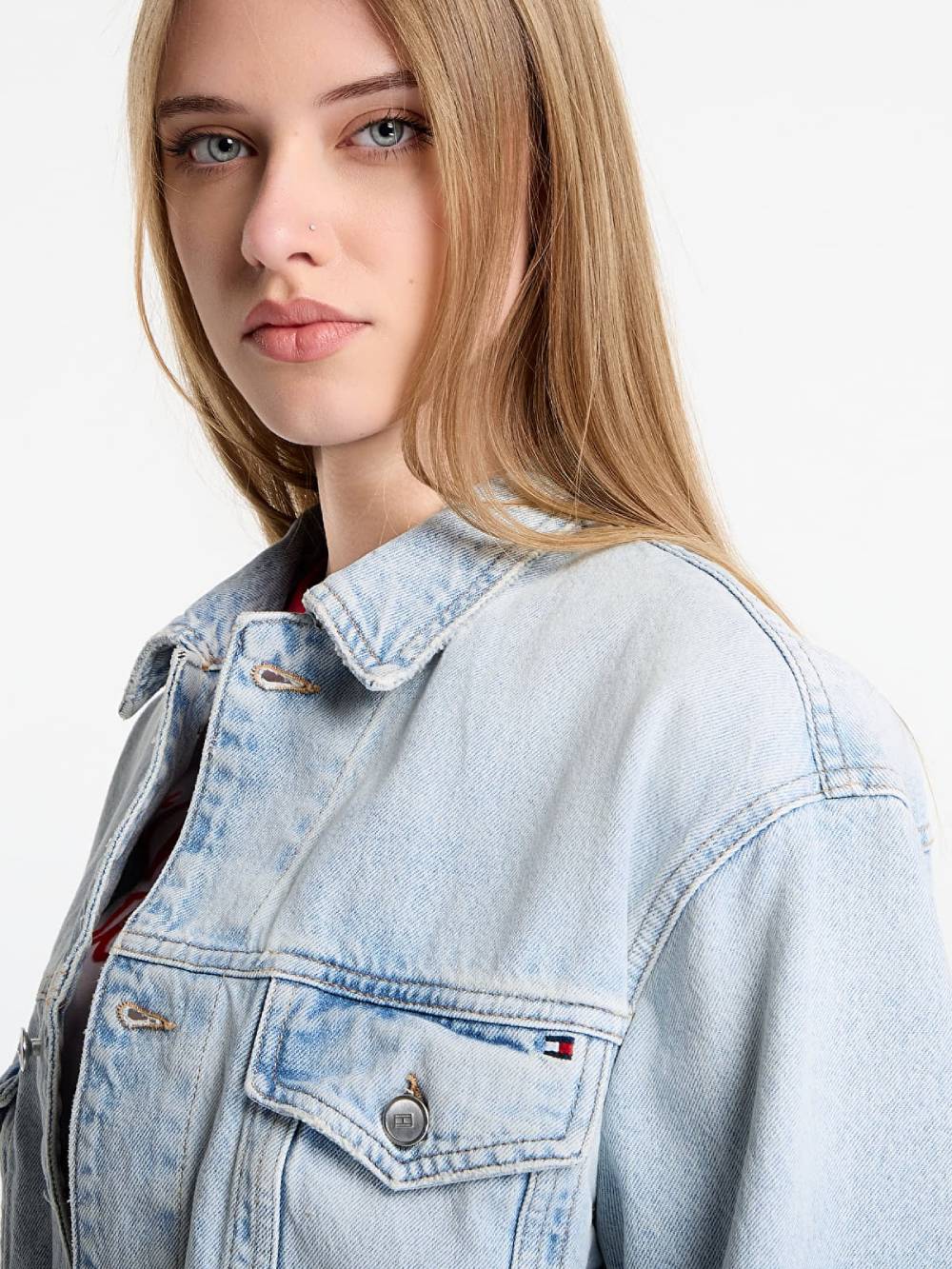 detail Tommy Hilfiger dámská modrá džínová bunda