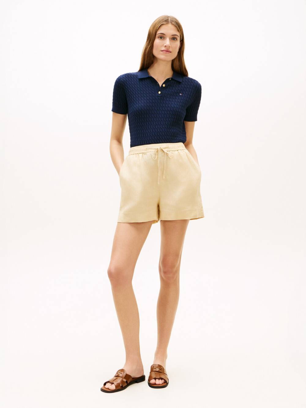 detail Tommy Hilfiger dámské béžové kraťasy