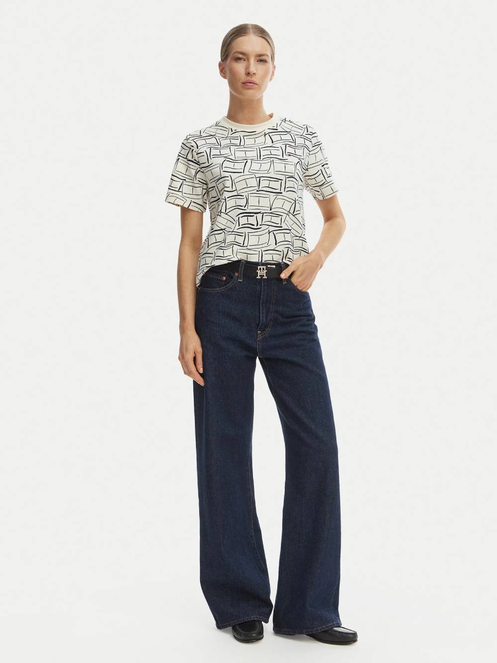 detail Tommy Hilfiger dámské vzorované tričko