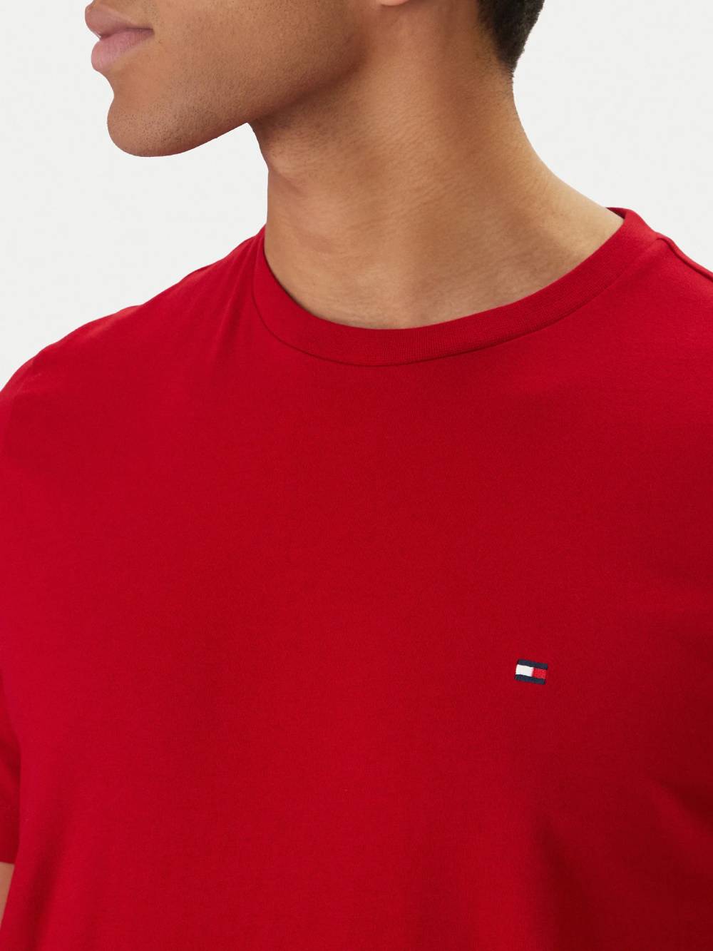 detail Tommy Hilfiger pánské červené tričko