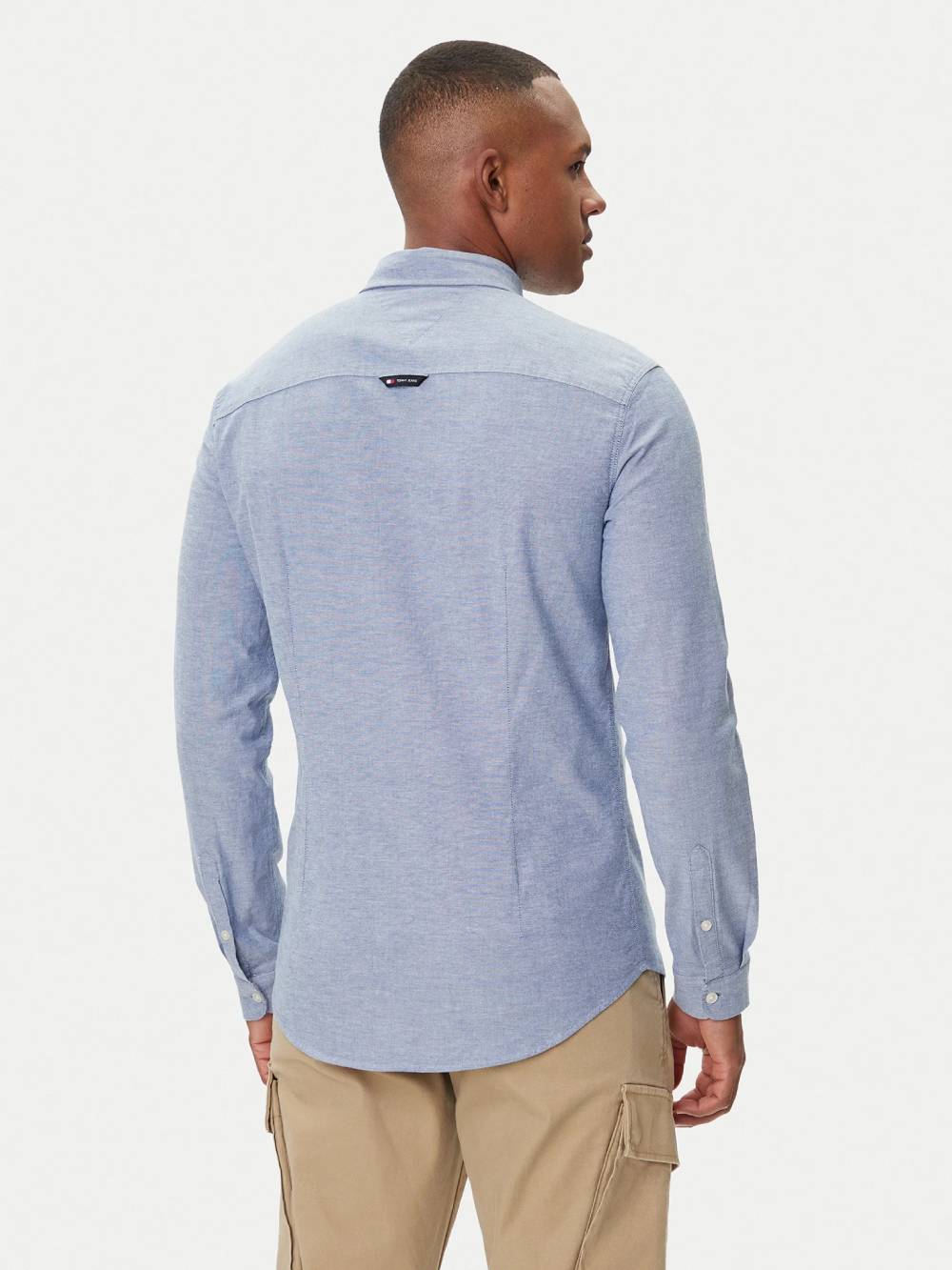 detail Tommy Jeans pánská modrá košile