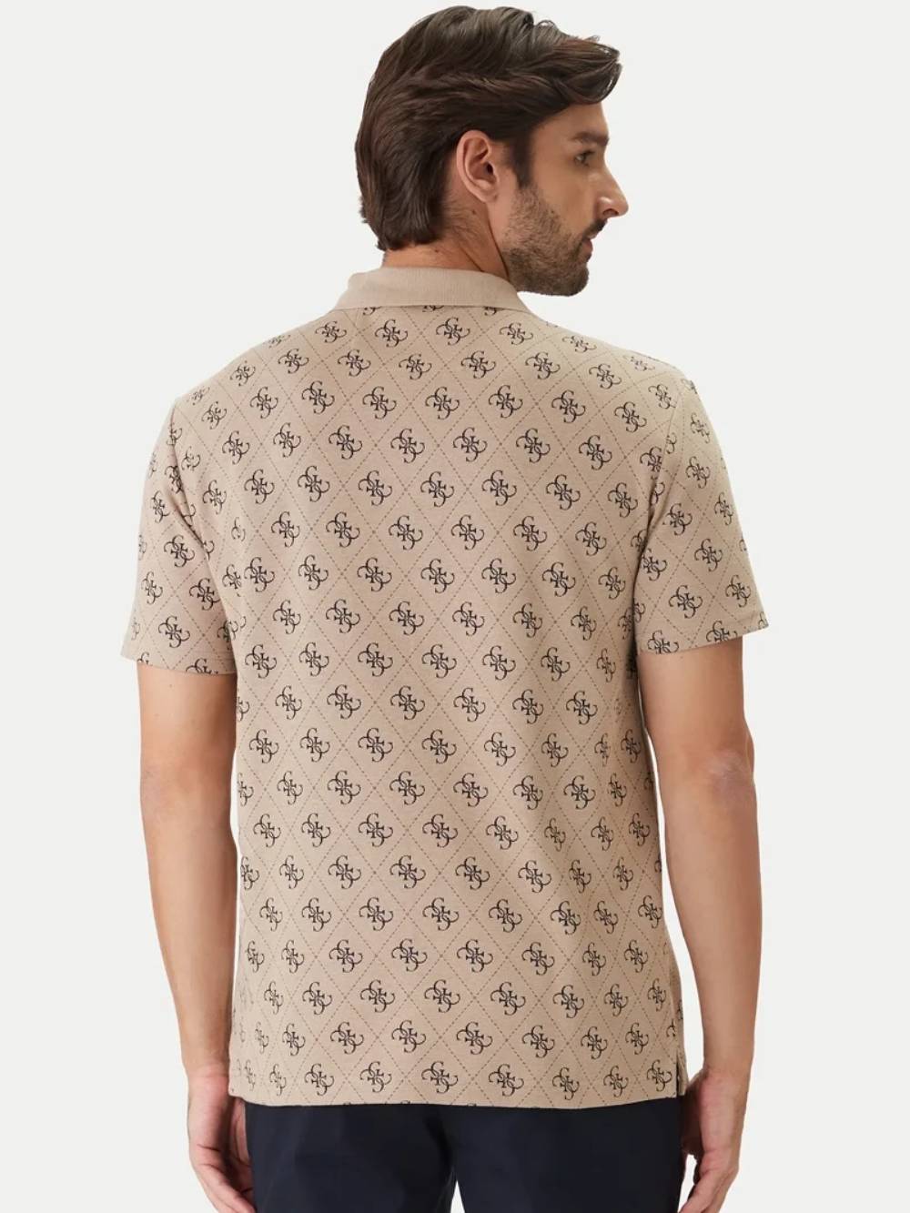 detail Guess pánské hnědé polo tričko