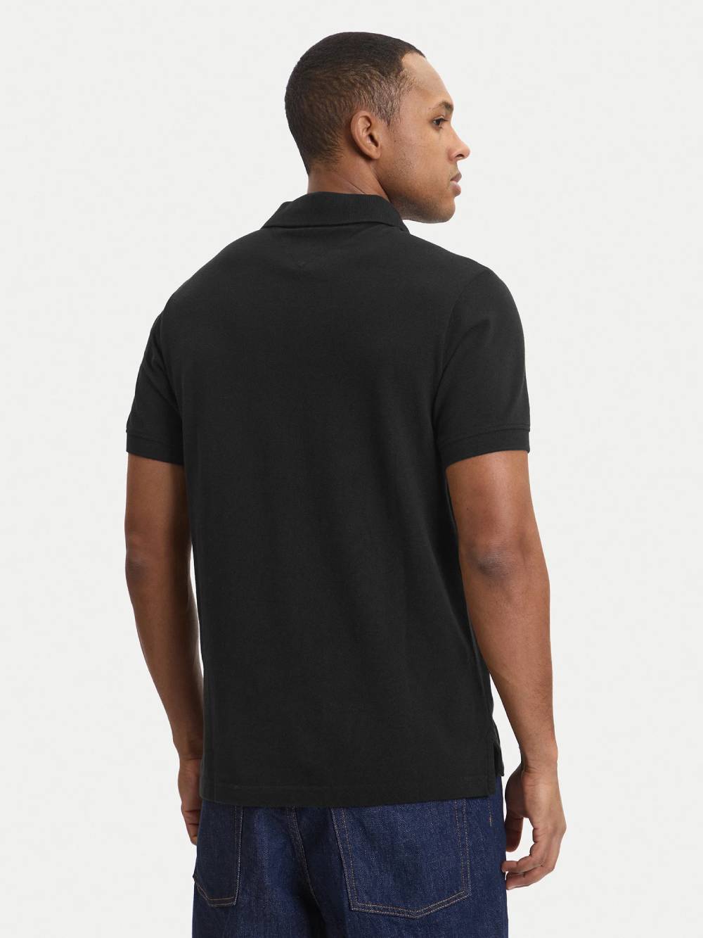 detail Tommy Jeans pánské černé polo triko