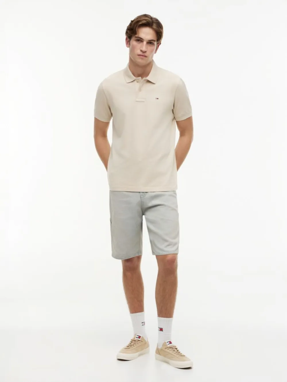 detail Tommy Jeans pánské béžové polo tričko
